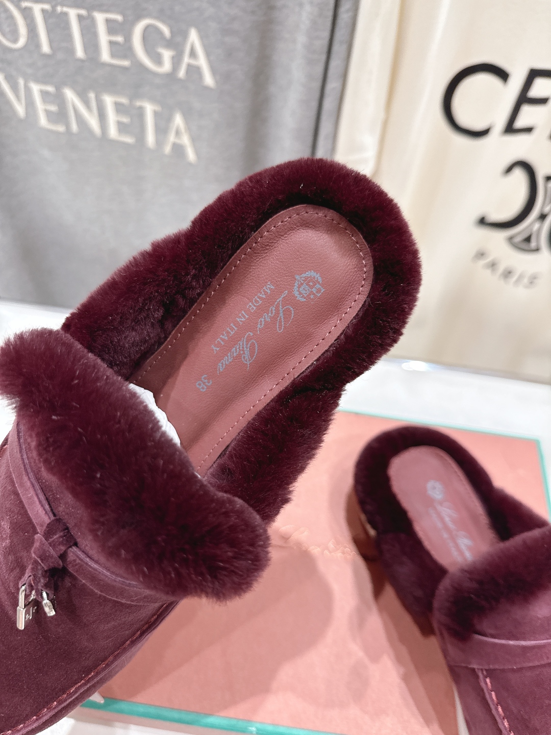 顶级出厂 升级版兔毛  男码+10
  Loro Piana* LP万年经典款乐福鞋 简约时尚 脚感超级