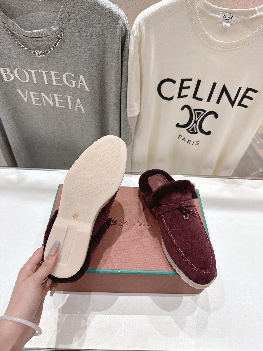 顶级出厂 升级版兔毛  男码+10
  Loro Piana* LP万年经典款乐福鞋 简约时尚 脚感超级