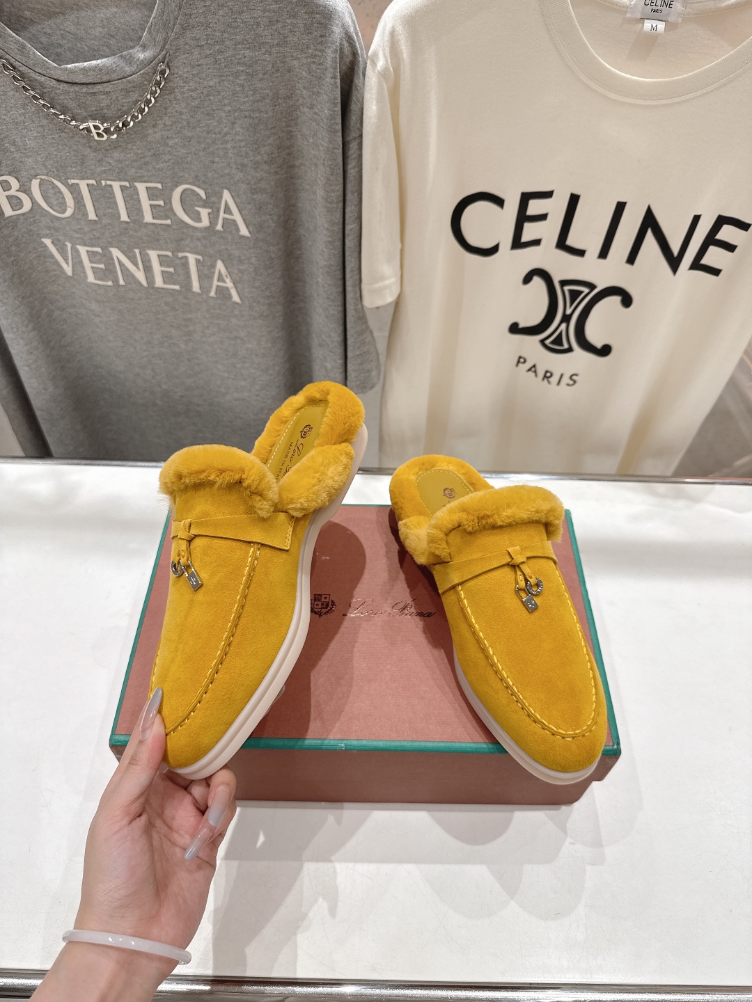 顶级出厂 升级版兔毛  男码+10
  Loro Piana* LP万年经典款乐福鞋 简约时尚 脚感超级