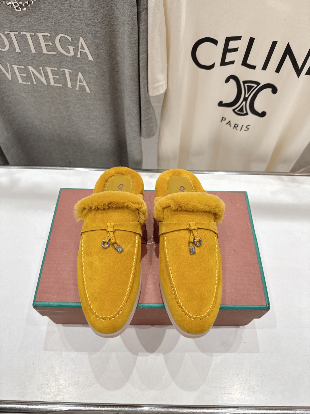 顶级出厂 升级版兔毛  男码+10
  Loro Piana* LP万年经典款乐福鞋 简约时尚 脚感超级