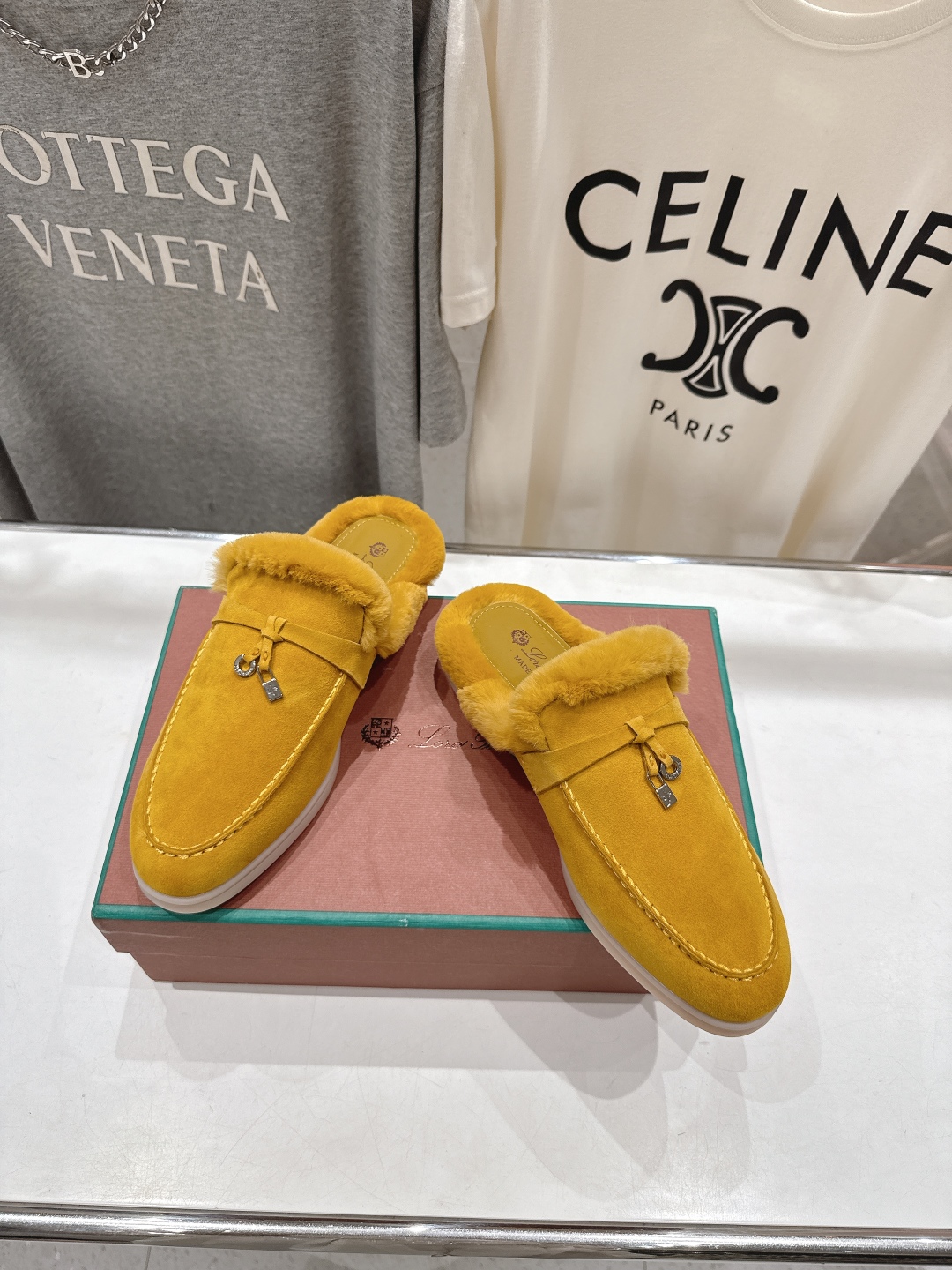 顶级出厂 升级版兔毛  男码+10
  Loro Piana* LP万年经典款乐福鞋 简约时尚 脚感超级