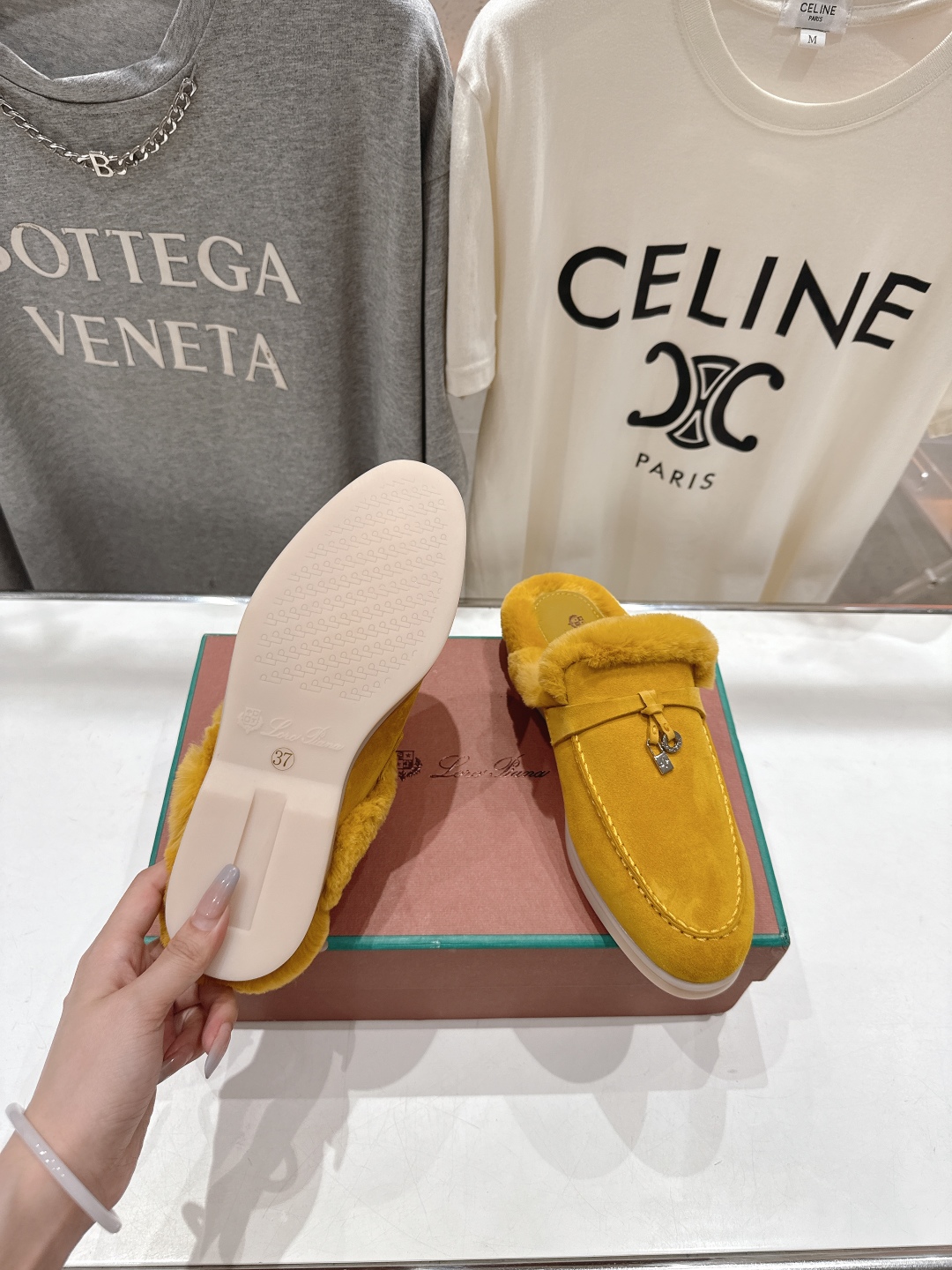 顶级出厂 升级版兔毛  男码+10
  Loro Piana* LP万年经典款乐福鞋 简约时尚 脚感超级