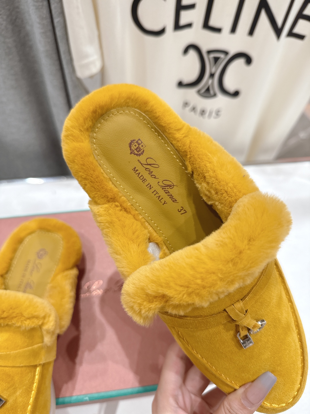 顶级出厂 升级版兔毛  男码+10
  Loro Piana* LP万年经典款乐福鞋 简约时尚 脚感超级