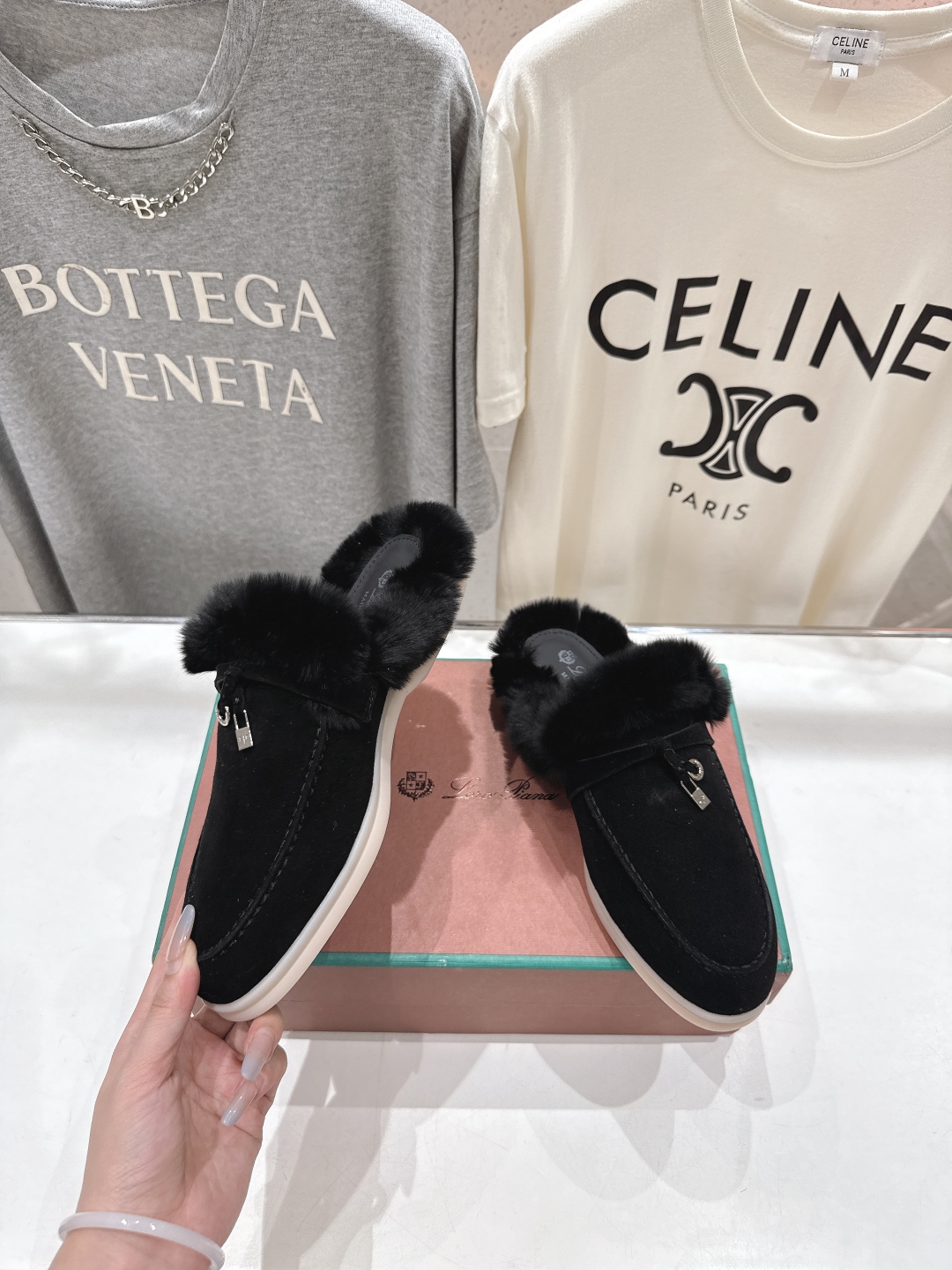顶级出厂 升级版兔毛  男码+10
  Loro Piana* LP万年经典款乐福鞋 简约时尚 脚感超级