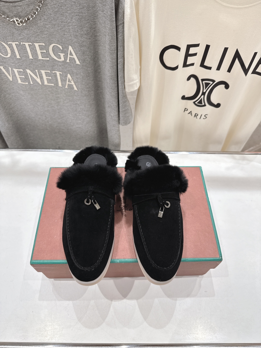 顶级出厂 升级版兔毛  男码+10
  Loro Piana* LP万年经典款乐福鞋 简约时尚 脚感超级