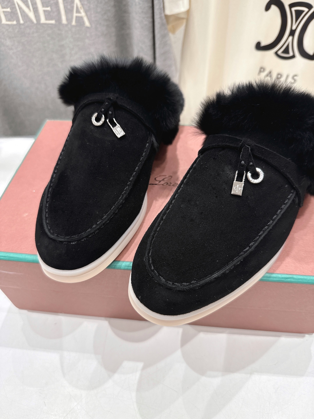 顶级出厂 升级版兔毛  男码+10
  Loro Piana* LP万年经典款乐福鞋 简约时尚 脚感超级