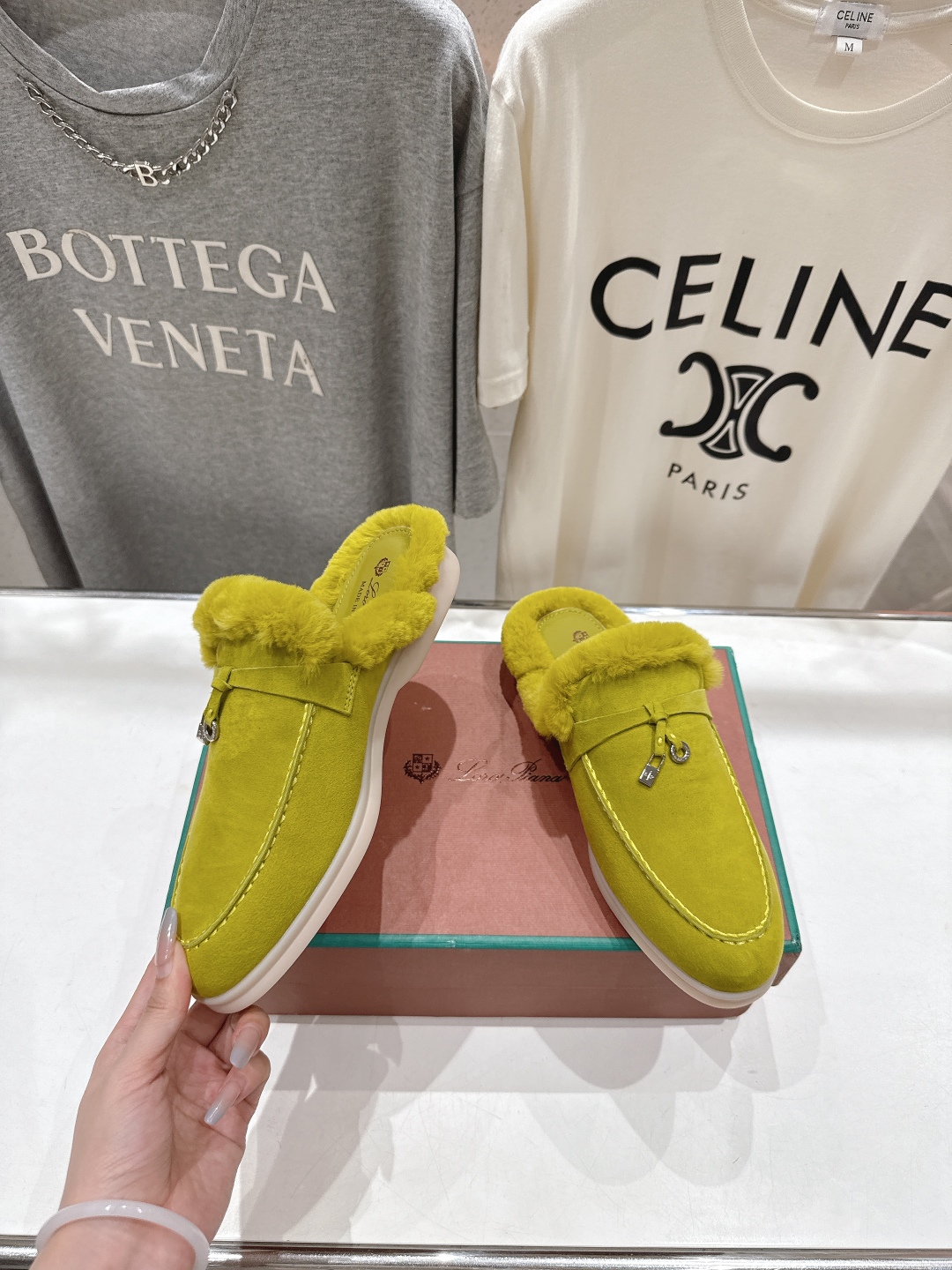 顶级出厂 升级版兔毛  男码+10
  Loro Piana* LP万年经典款乐福鞋 简约时尚 脚感超级