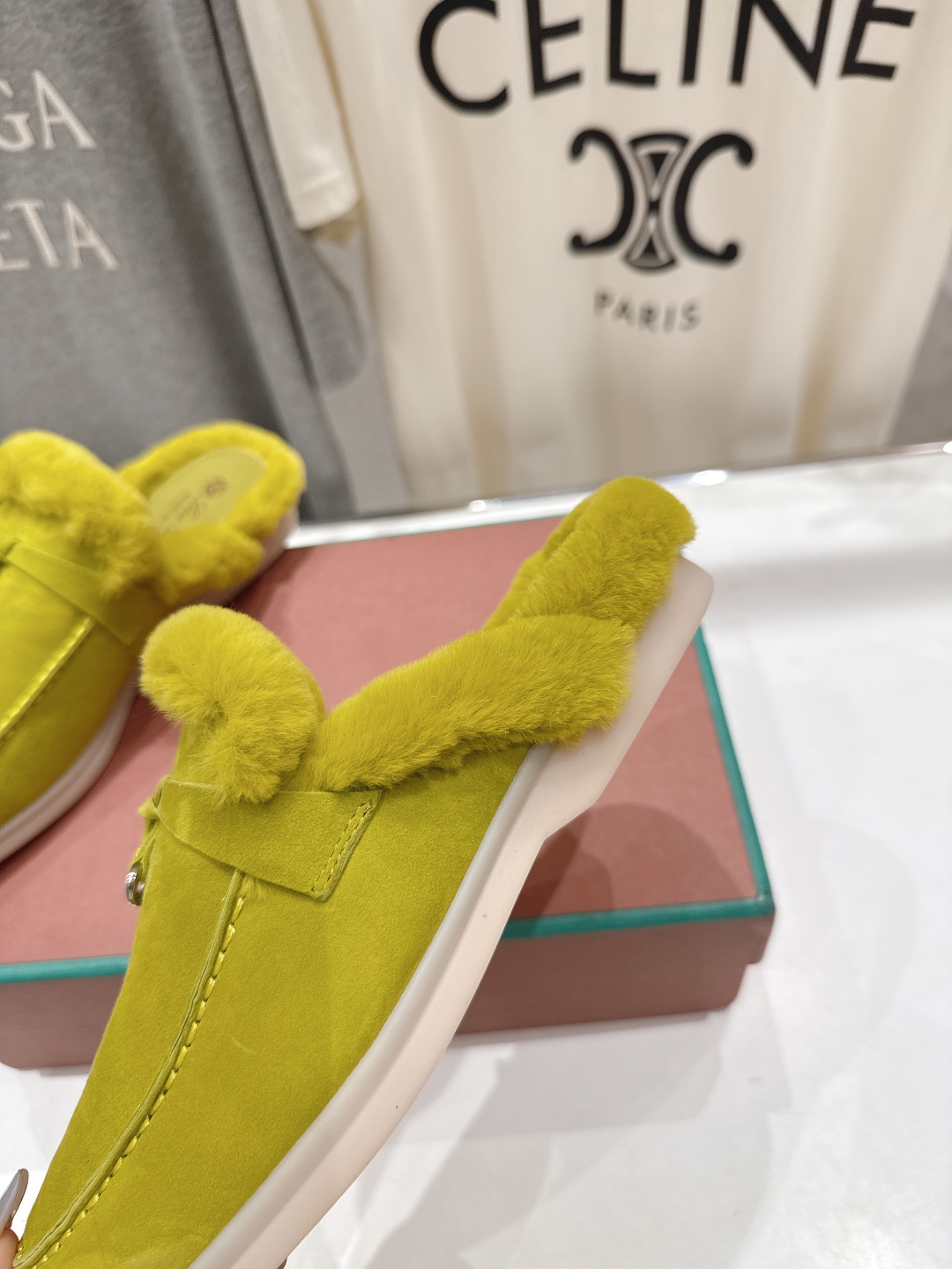 顶级出厂 升级版兔毛  男码+10
  Loro Piana* LP万年经典款乐福鞋 简约时尚 脚感超级