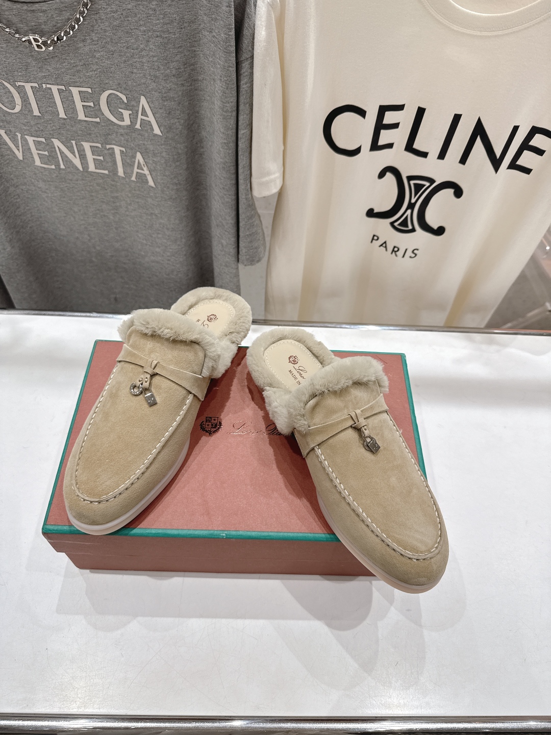 顶级出厂 升级版兔毛  男码+10
  Loro Piana* LP万年经典款乐福鞋 简约时尚 脚感超级