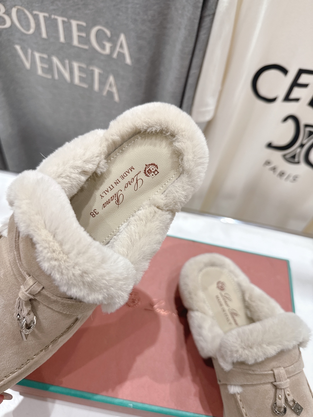 顶级出厂 升级版兔毛  男码+10
  Loro Piana* LP万年经典款乐福鞋 简约时尚 脚感超级