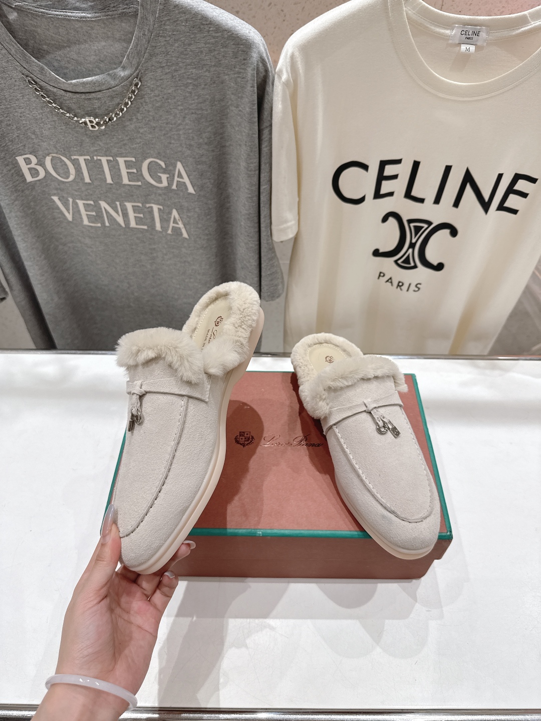 顶级出厂 升级版兔毛  男码+10
  Loro Piana* LP万年经典款乐福鞋 简约时尚 脚感超级