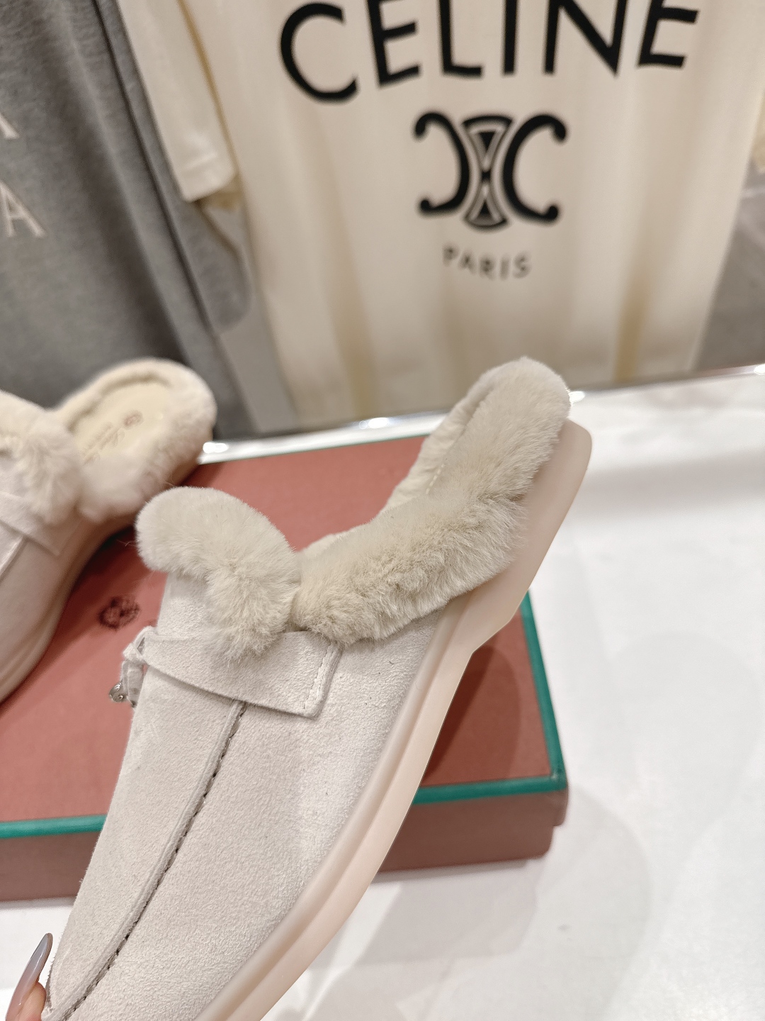 顶级出厂 升级版兔毛  男码+10
  Loro Piana* LP万年经典款乐福鞋 简约时尚 脚感超级
