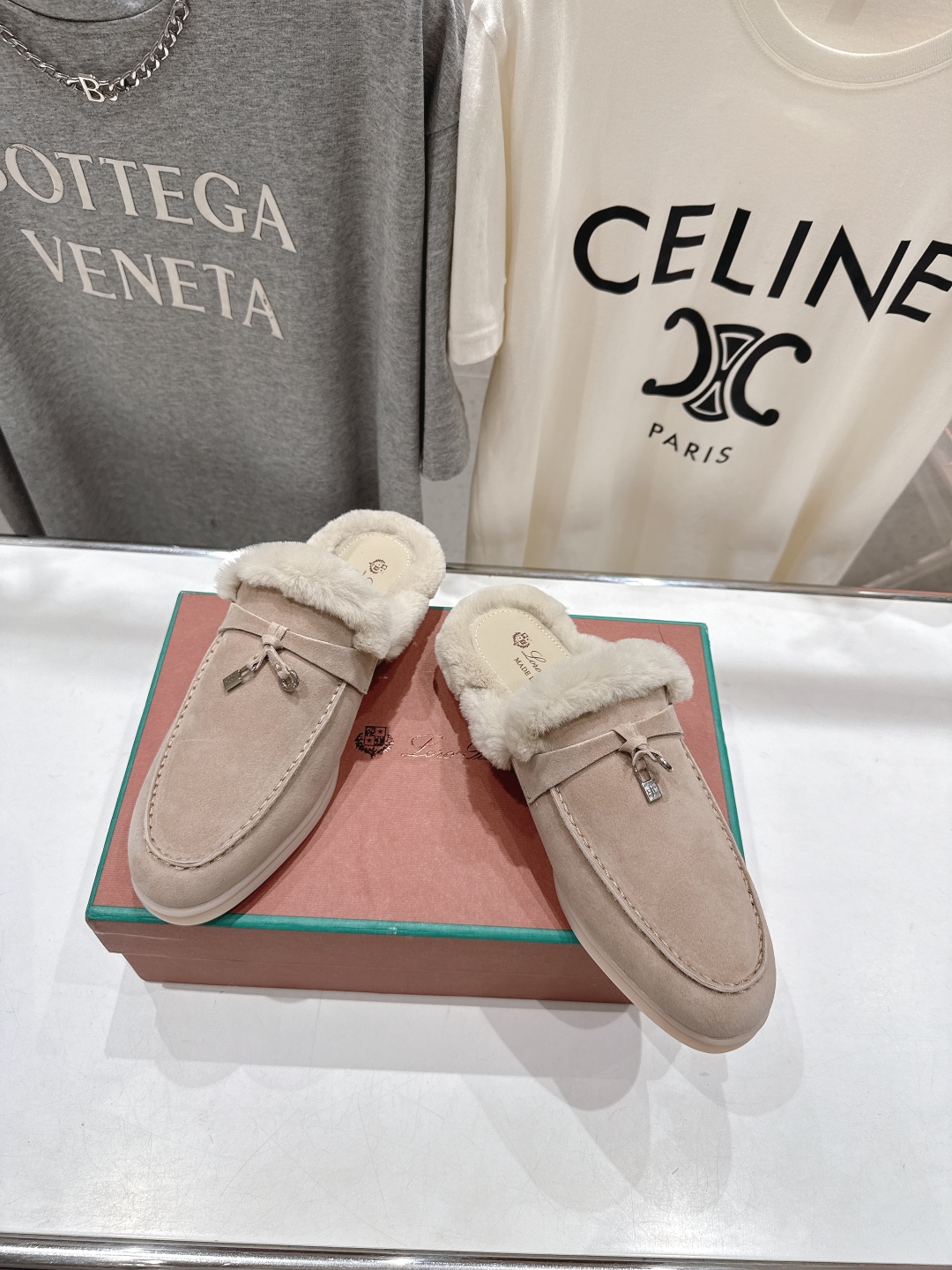 顶级出厂 升级版兔毛  男码+10
  Loro Piana* LP万年经典款乐福鞋 简约时尚 脚感超级