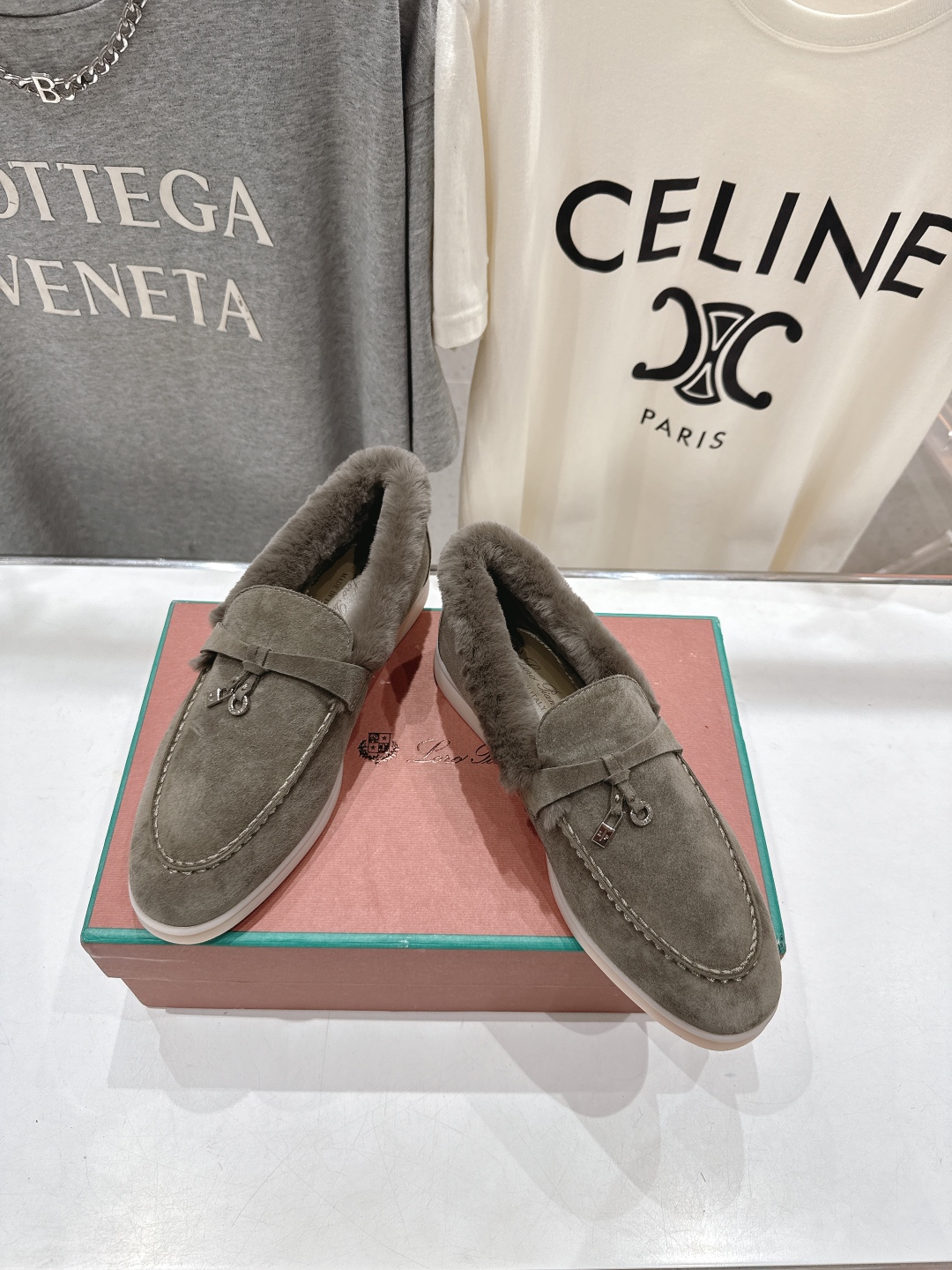 顶级出厂 升级版兔毛  男码+10
  Loro Piana* LP万年经典款乐福鞋 简约时尚 脚感超级