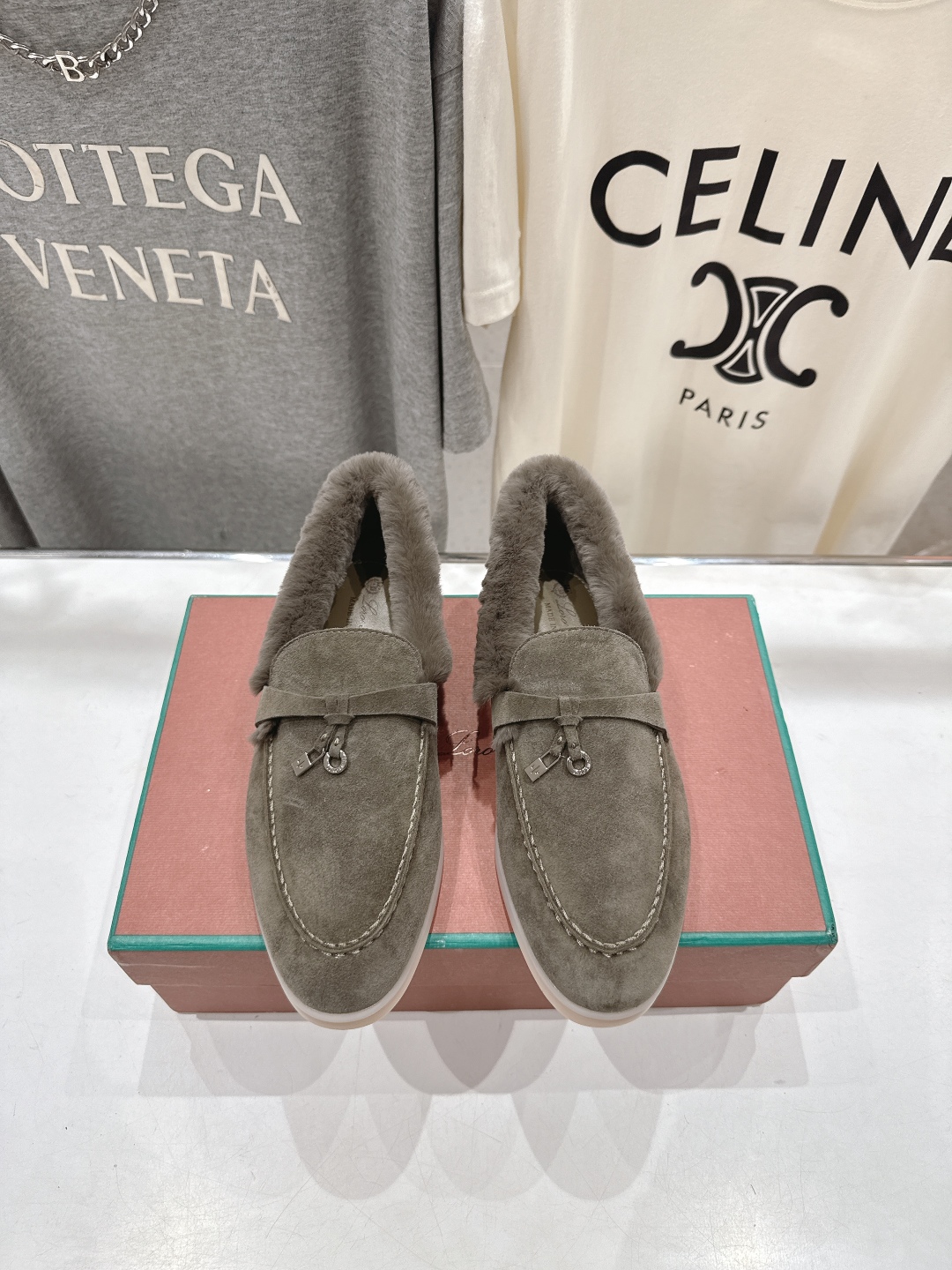 顶级出厂 升级版兔毛  男码+10
  Loro Piana* LP万年经典款乐福鞋 简约时尚 脚感超级