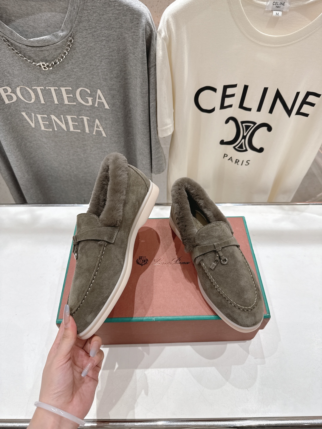 顶级出厂 升级版兔毛  男码+10
  Loro Piana* LP万年经典款乐福鞋 简约时尚 脚感超级