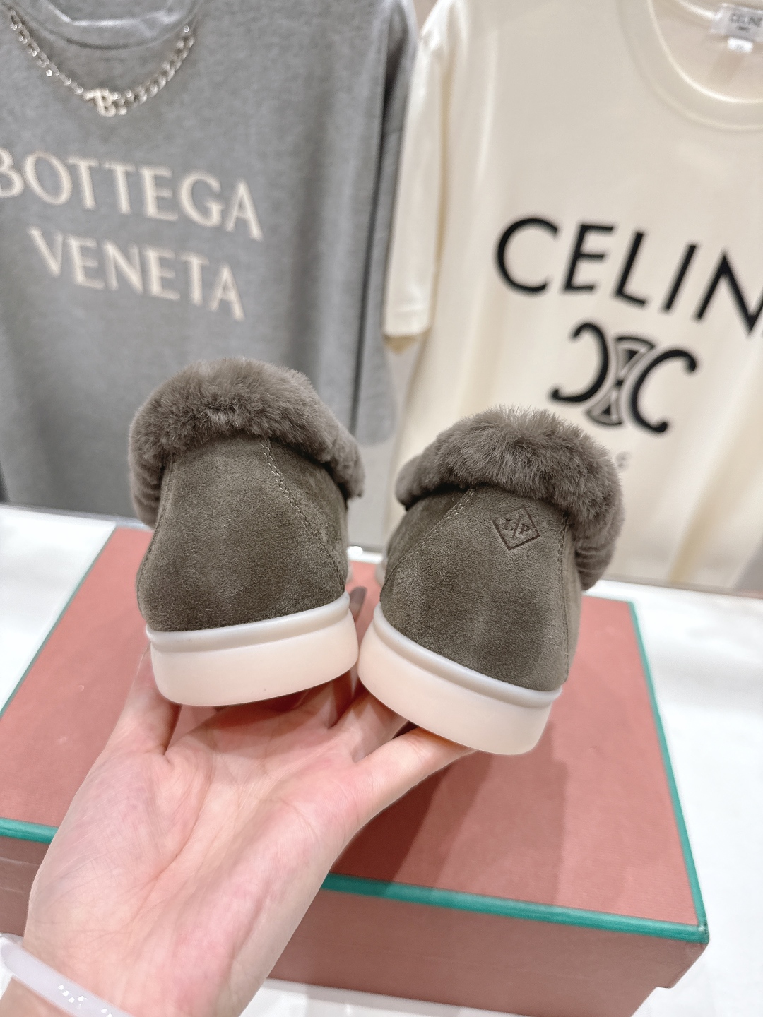 顶级出厂 升级版兔毛  男码+10
  Loro Piana* LP万年经典款乐福鞋 简约时尚 脚感超级