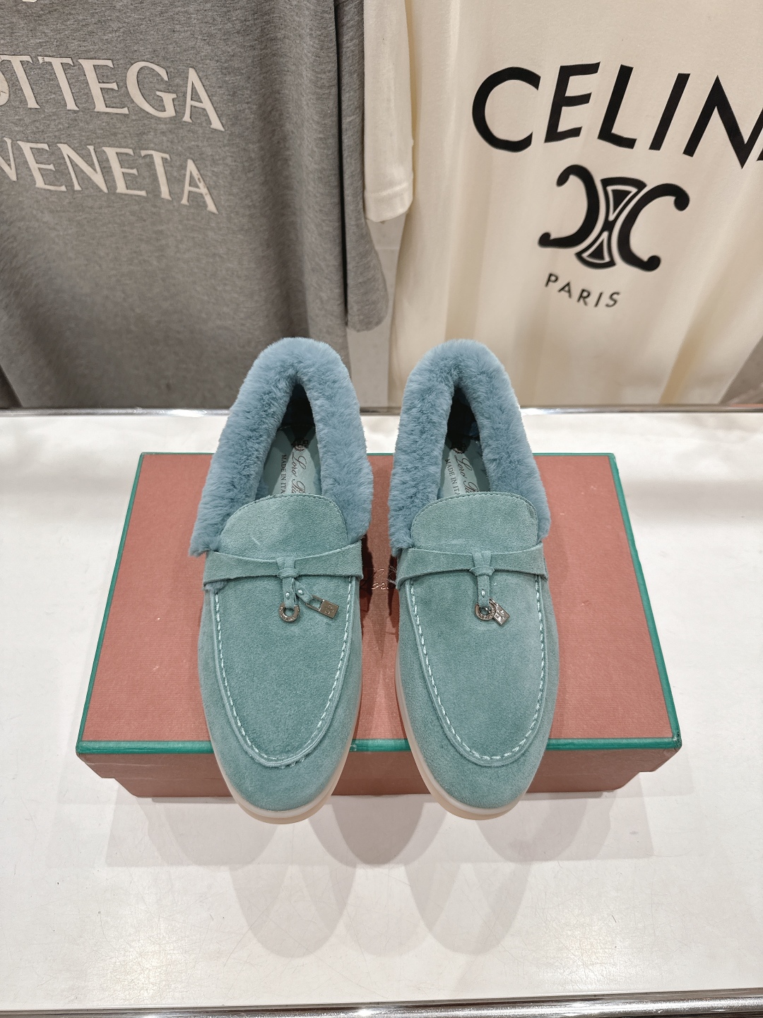 顶级出厂 升级版兔毛  男码+10
  Loro Piana* LP万年经典款乐福鞋 简约时尚 脚感超级