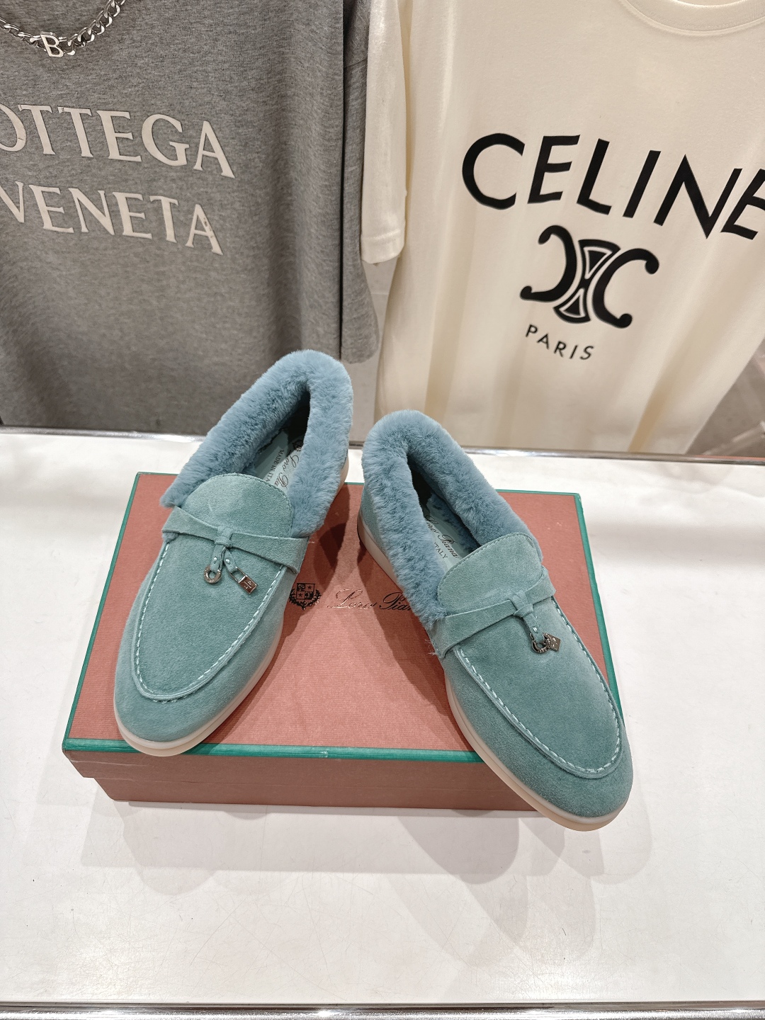 顶级出厂 升级版兔毛  男码+10
  Loro Piana* LP万年经典款乐福鞋 简约时尚 脚感超级