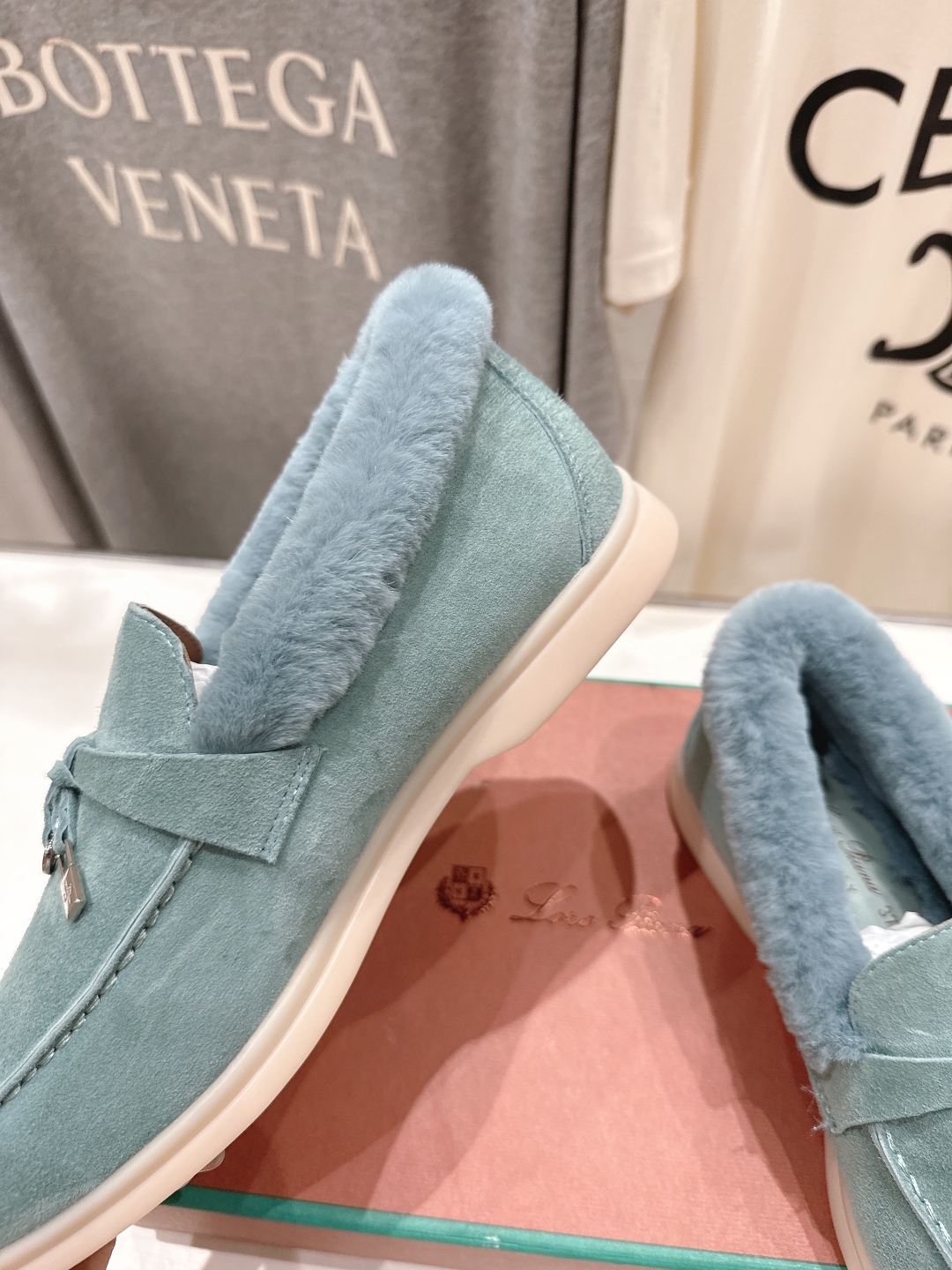 顶级出厂 升级版兔毛  男码+10
  Loro Piana* LP万年经典款乐福鞋 简约时尚 脚感超级