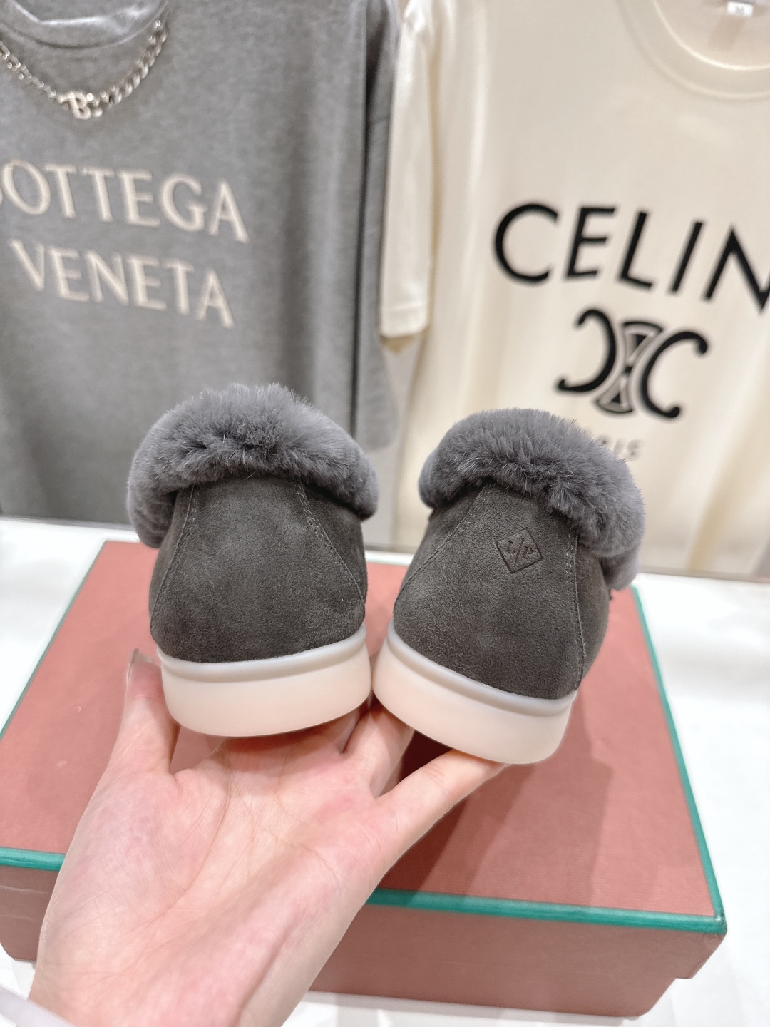 顶级出厂 升级版兔毛  男码+10
  Loro Piana* LP万年经典款乐福鞋 简约时尚 脚感超级