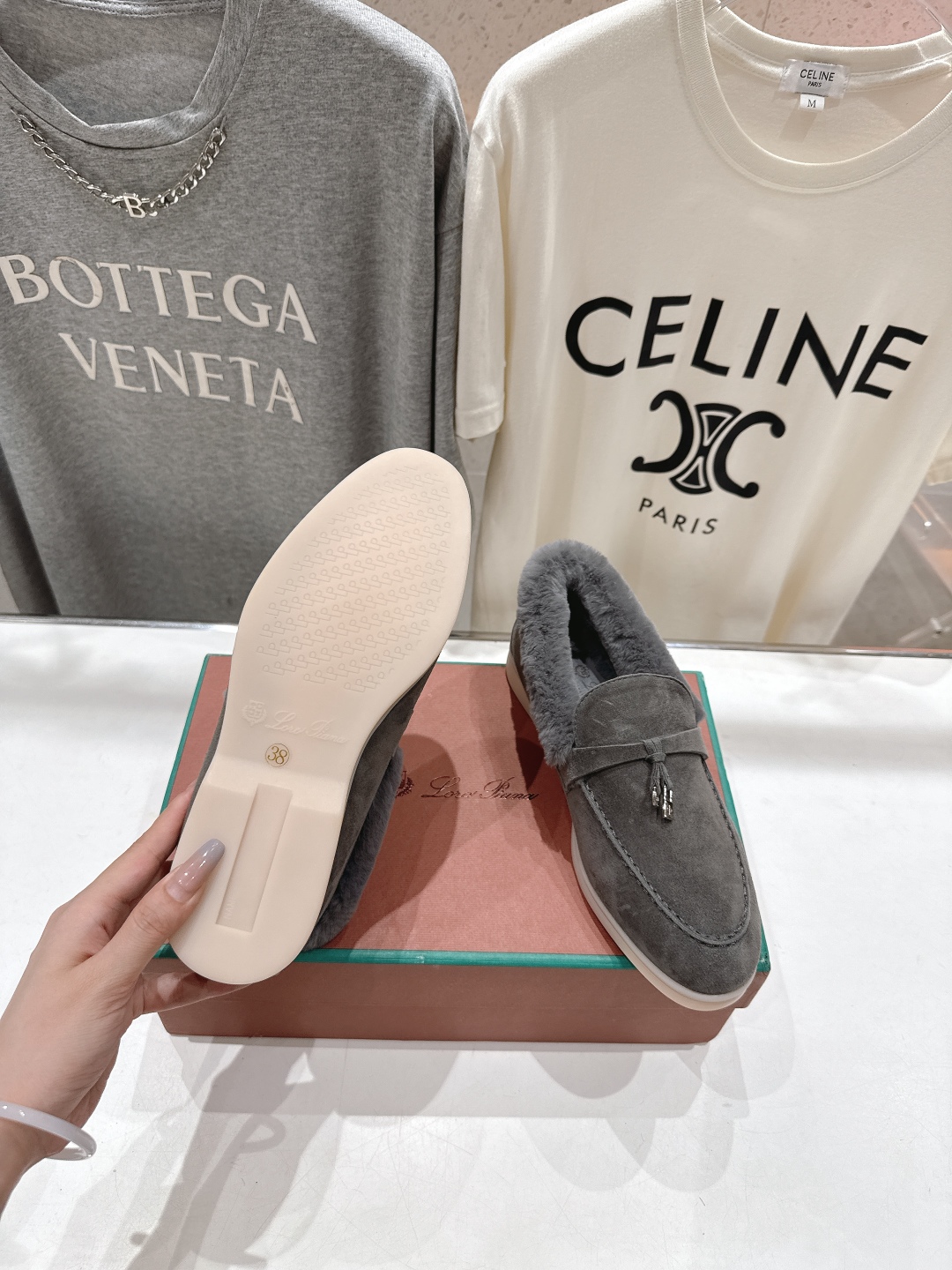 顶级出厂 升级版兔毛  男码+10
  Loro Piana* LP万年经典款乐福鞋 简约时尚 脚感超级