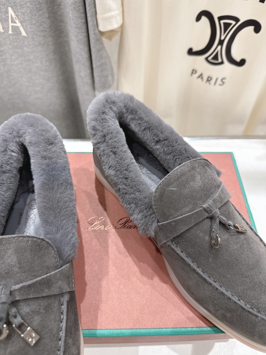 顶级出厂 升级版兔毛  男码+10
  Loro Piana* LP万年经典款乐福鞋 简约时尚 脚感超级