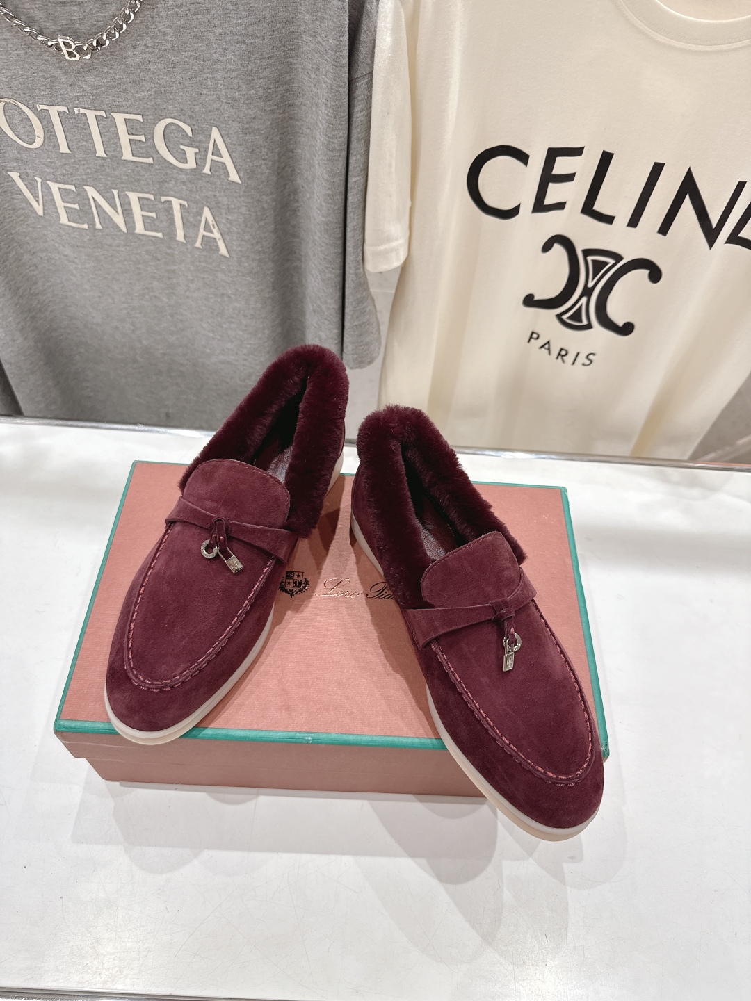 顶级出厂 升级版兔毛  男码+10
  Loro Piana* LP万年经典款乐福鞋 简约时尚 脚感超级
