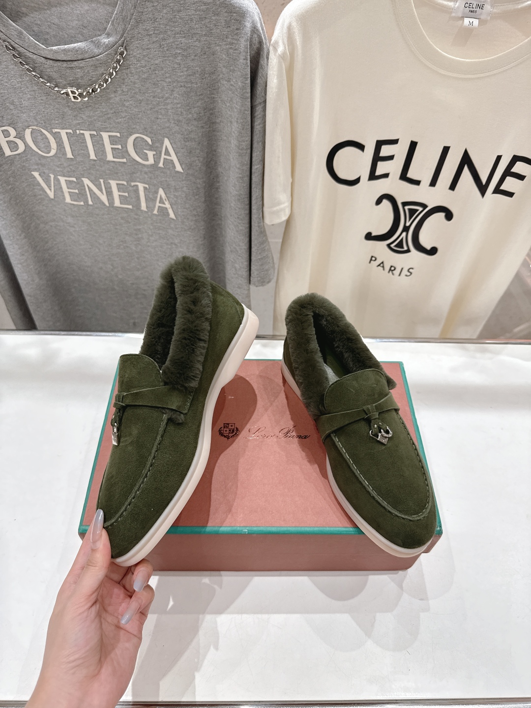 顶级出厂 升级版兔毛  男码+10
  Loro Piana* LP万年经典款乐福鞋 简约时尚 脚感超级