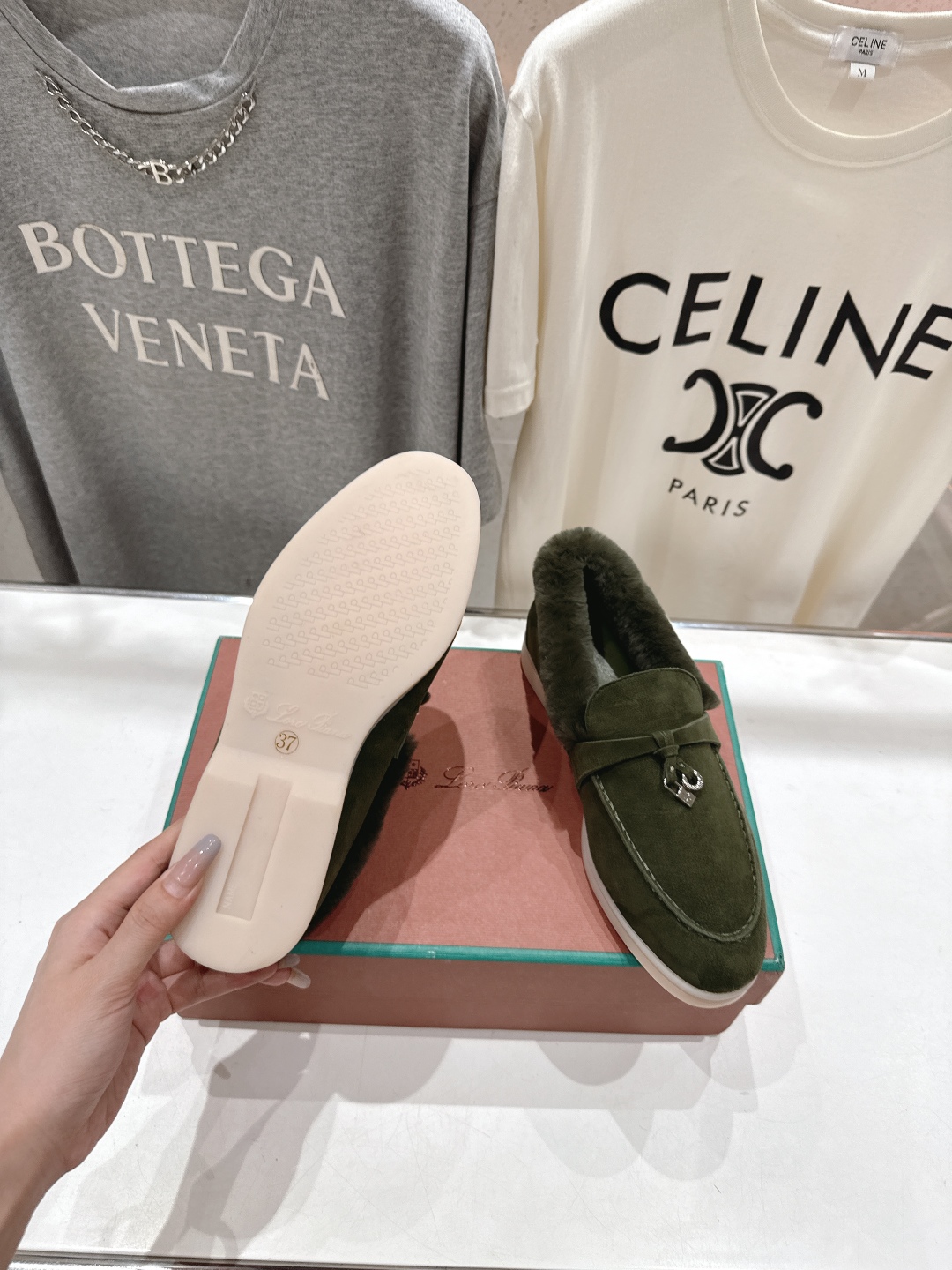 顶级出厂 升级版兔毛  男码+10
  Loro Piana* LP万年经典款乐福鞋 简约时尚 脚感超级