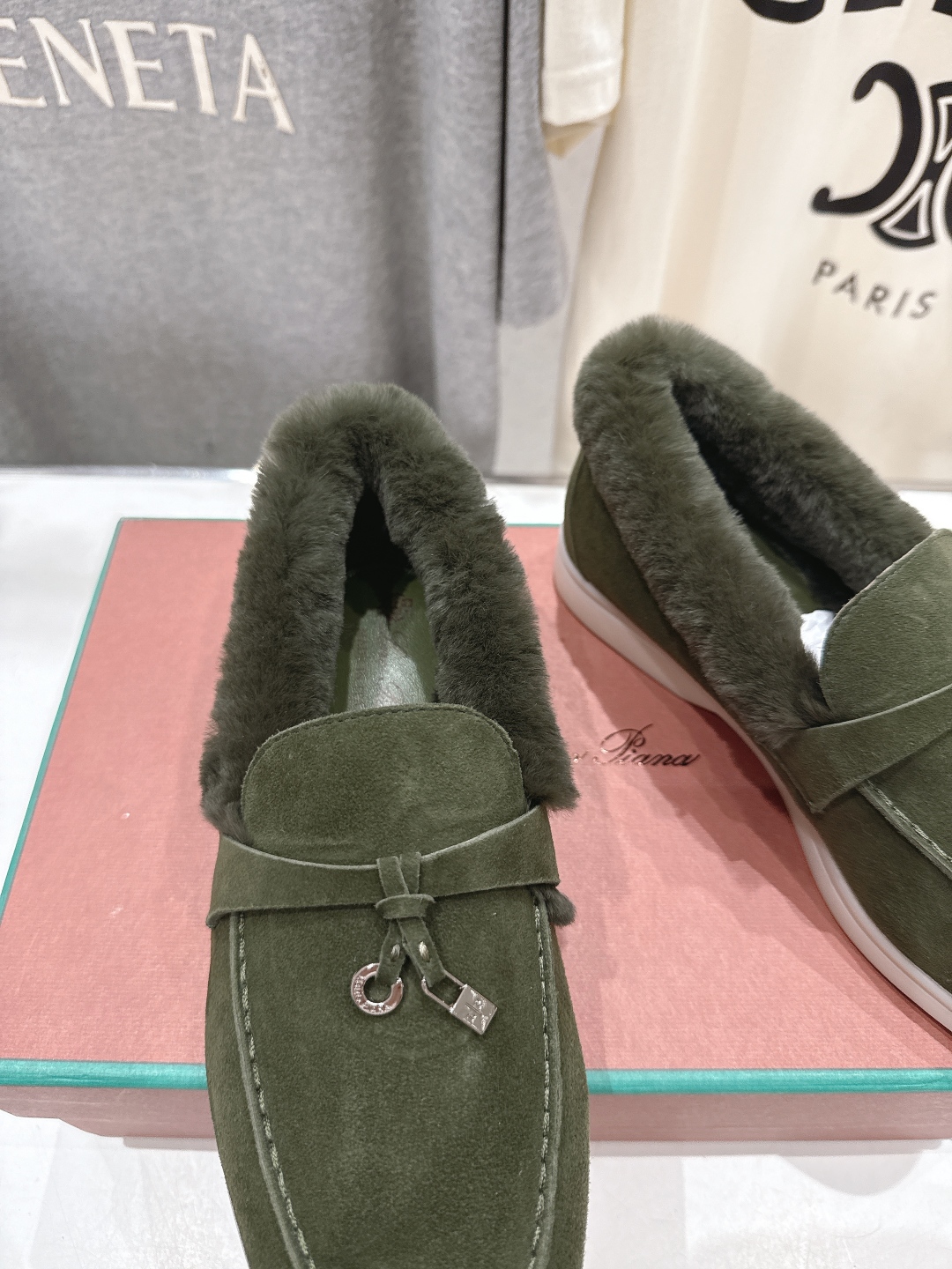顶级出厂 升级版兔毛  男码+10
  Loro Piana* LP万年经典款乐福鞋 简约时尚 脚感超级