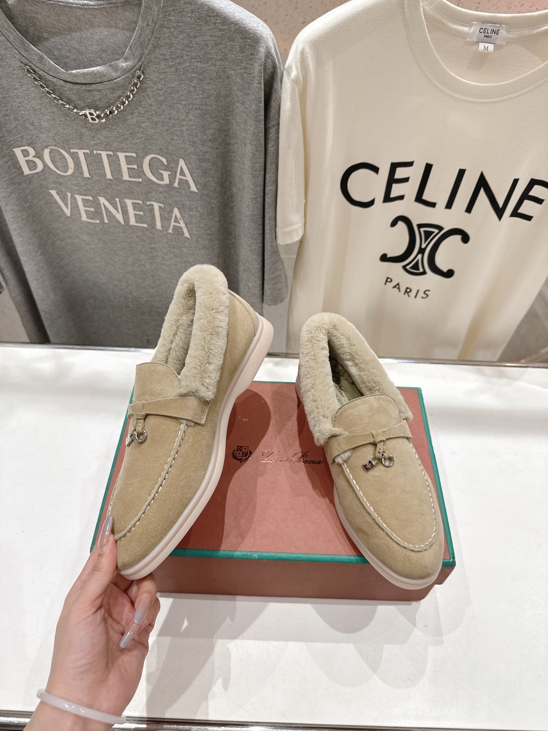 顶级出厂 升级版兔毛  男码+10
  Loro Piana* LP万年经典款乐福鞋 简约时尚 脚感超级