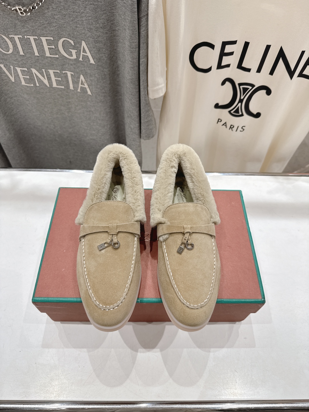 顶级出厂 升级版兔毛  男码+10
  Loro Piana* LP万年经典款乐福鞋 简约时尚 脚感超级