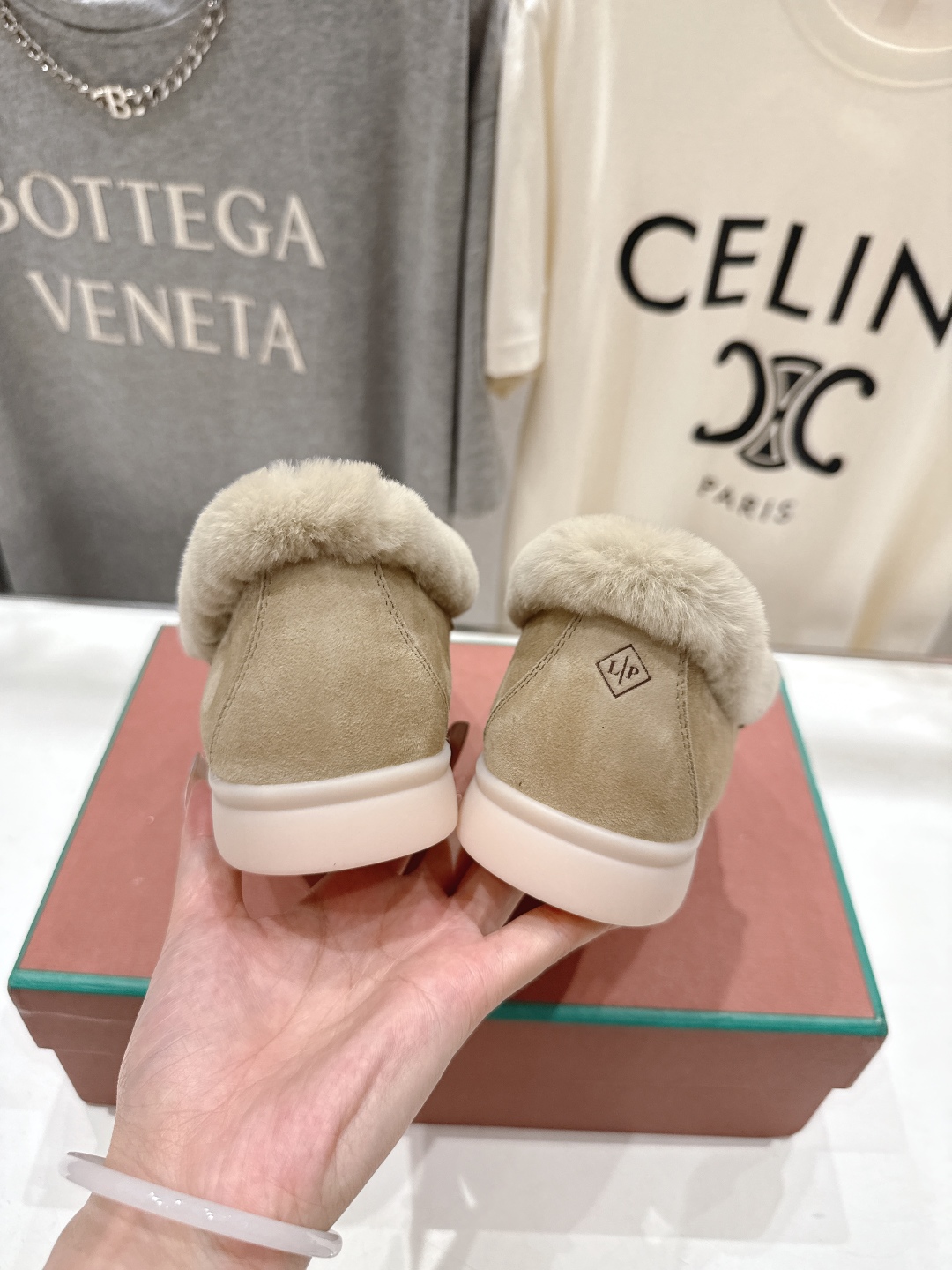 顶级出厂 升级版兔毛  男码+10
  Loro Piana* LP万年经典款乐福鞋 简约时尚 脚感超级