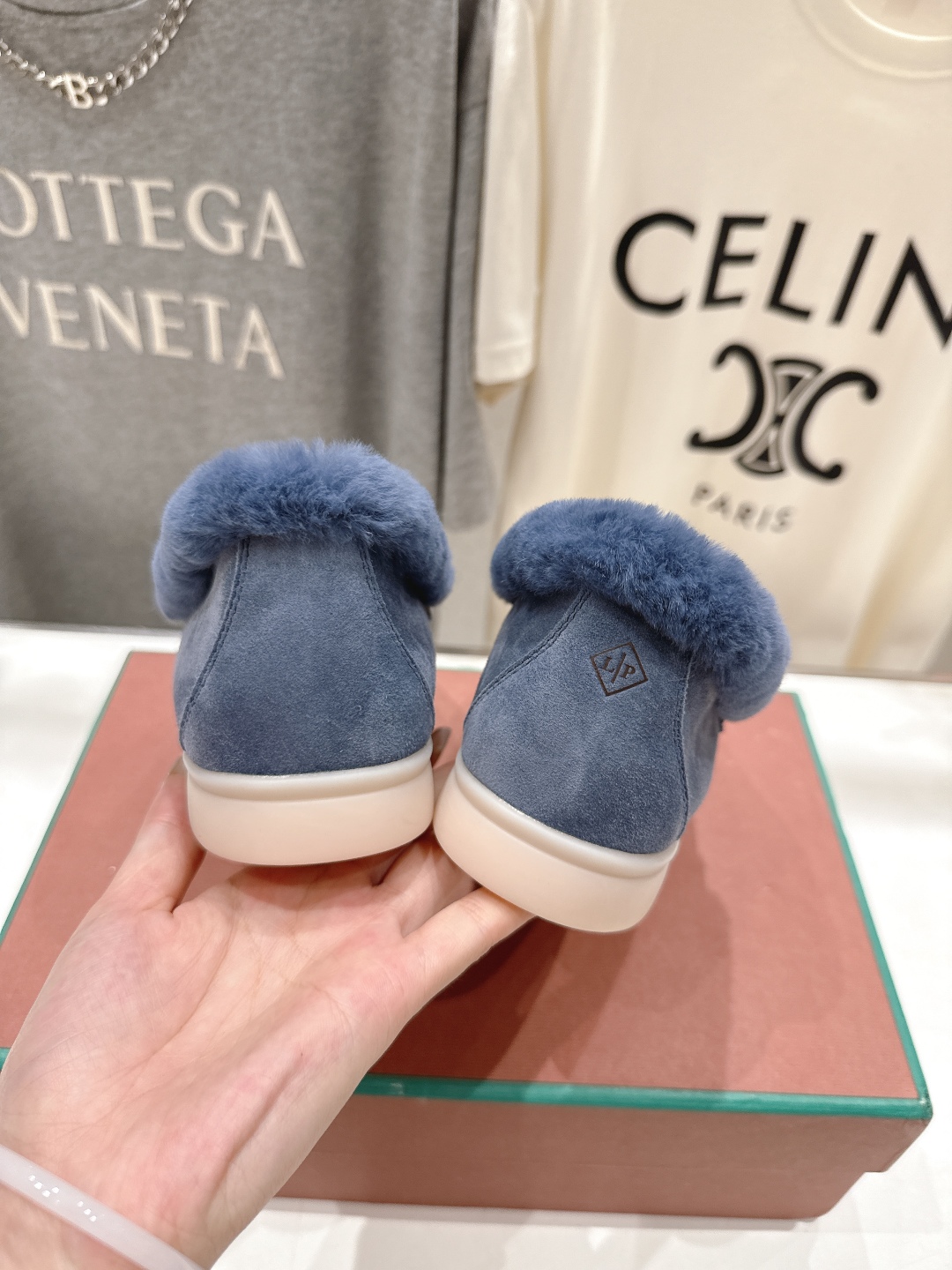 顶级出厂 升级版兔毛  男码+10
  Loro Piana* LP万年经典款乐福鞋 简约时尚 脚感超级