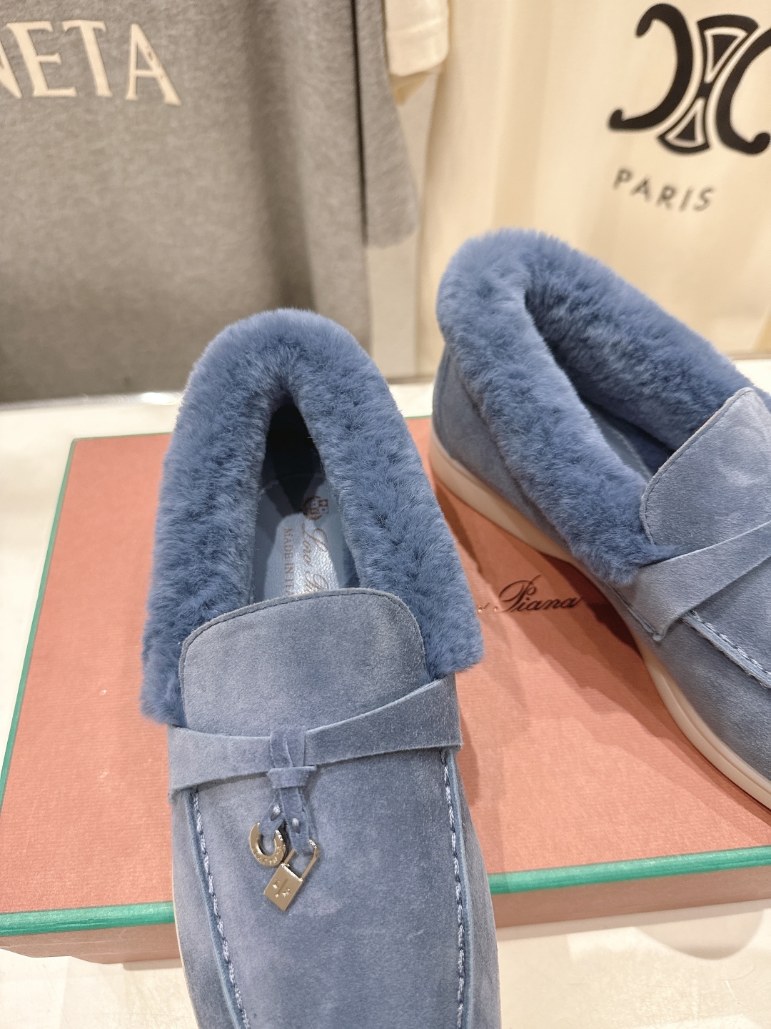 顶级出厂 升级版兔毛  男码+10
  Loro Piana* LP万年经典款乐福鞋 简约时尚 脚感超级