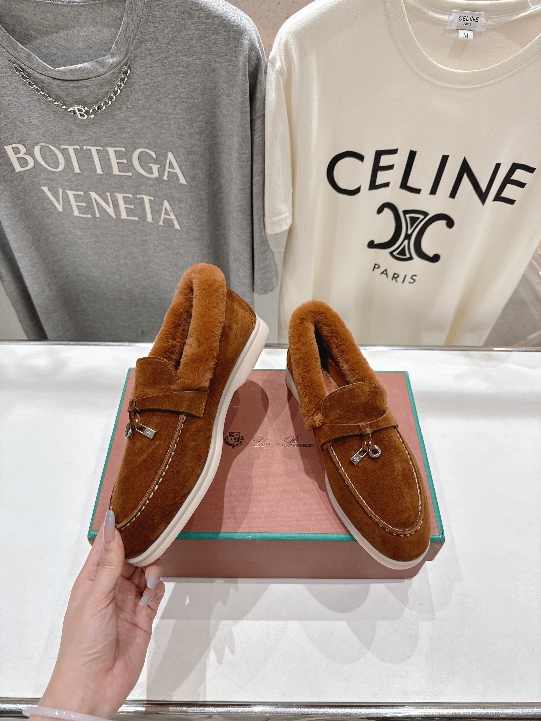 顶级出厂 升级版兔毛  男码+10
  Loro Piana* LP万年经典款乐福鞋 简约时尚 脚感超级