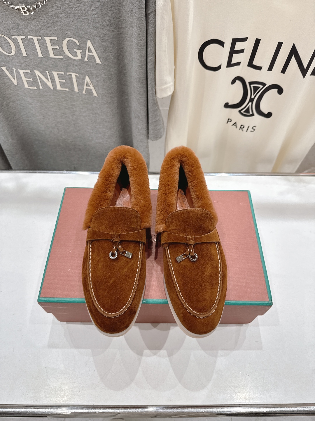 顶级出厂 升级版兔毛  男码+10
  Loro Piana* LP万年经典款乐福鞋 简约时尚 脚感超级