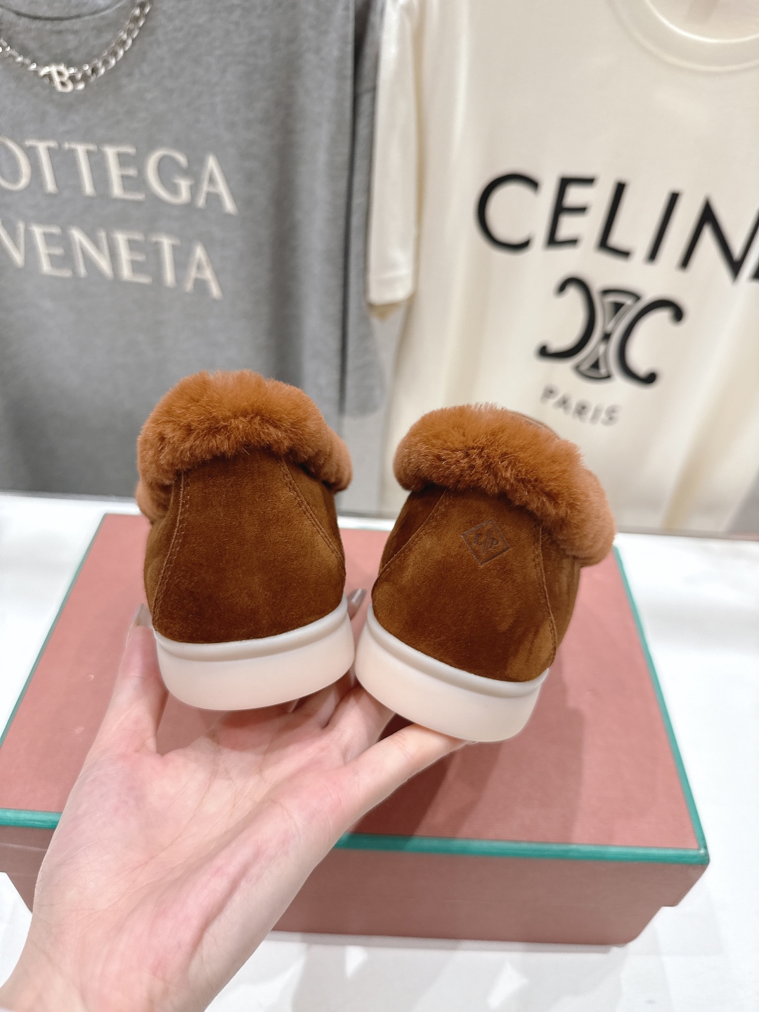 顶级出厂 升级版兔毛  男码+10
  Loro Piana* LP万年经典款乐福鞋 简约时尚 脚感超级