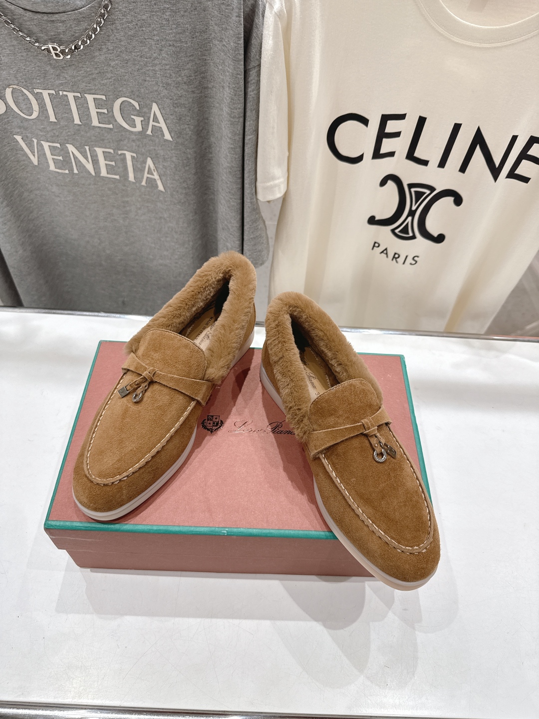 顶级出厂 升级版兔毛  男码+10
  Loro Piana* LP万年经典款乐福鞋 简约时尚 脚感超级