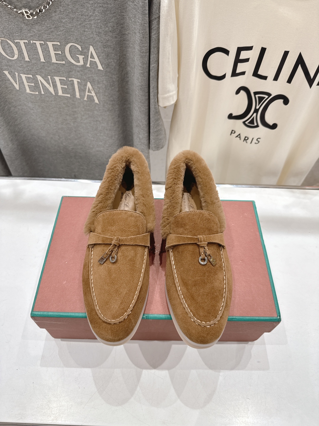 顶级出厂 升级版兔毛  男码+10
  Loro Piana* LP万年经典款乐福鞋 简约时尚 脚感超级