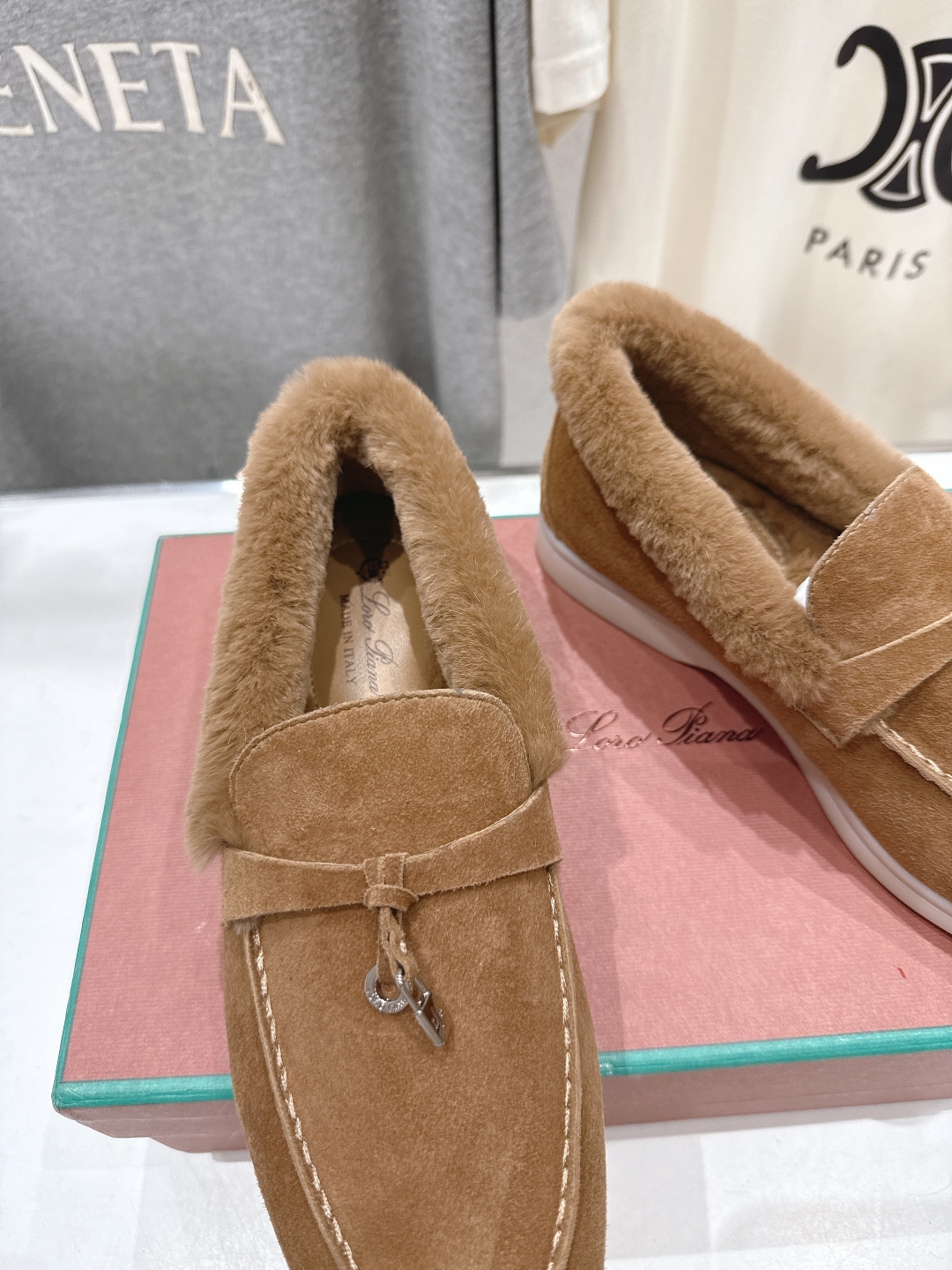 顶级出厂 升级版兔毛  男码+10
  Loro Piana* LP万年经典款乐福鞋 简约时尚 脚感超级