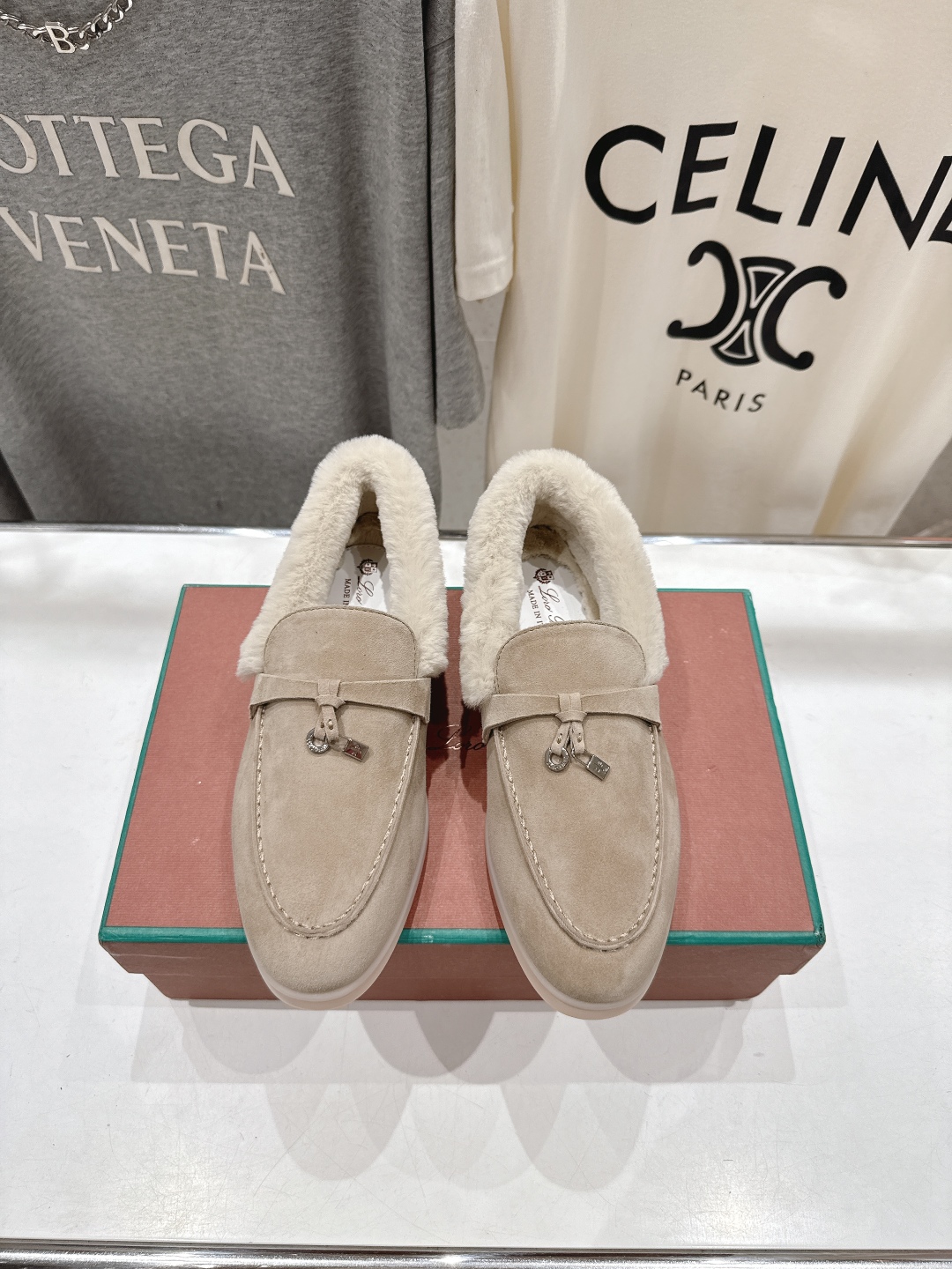顶级出厂 升级版兔毛  男码+10
  Loro Piana* LP万年经典款乐福鞋 简约时尚 脚感超级