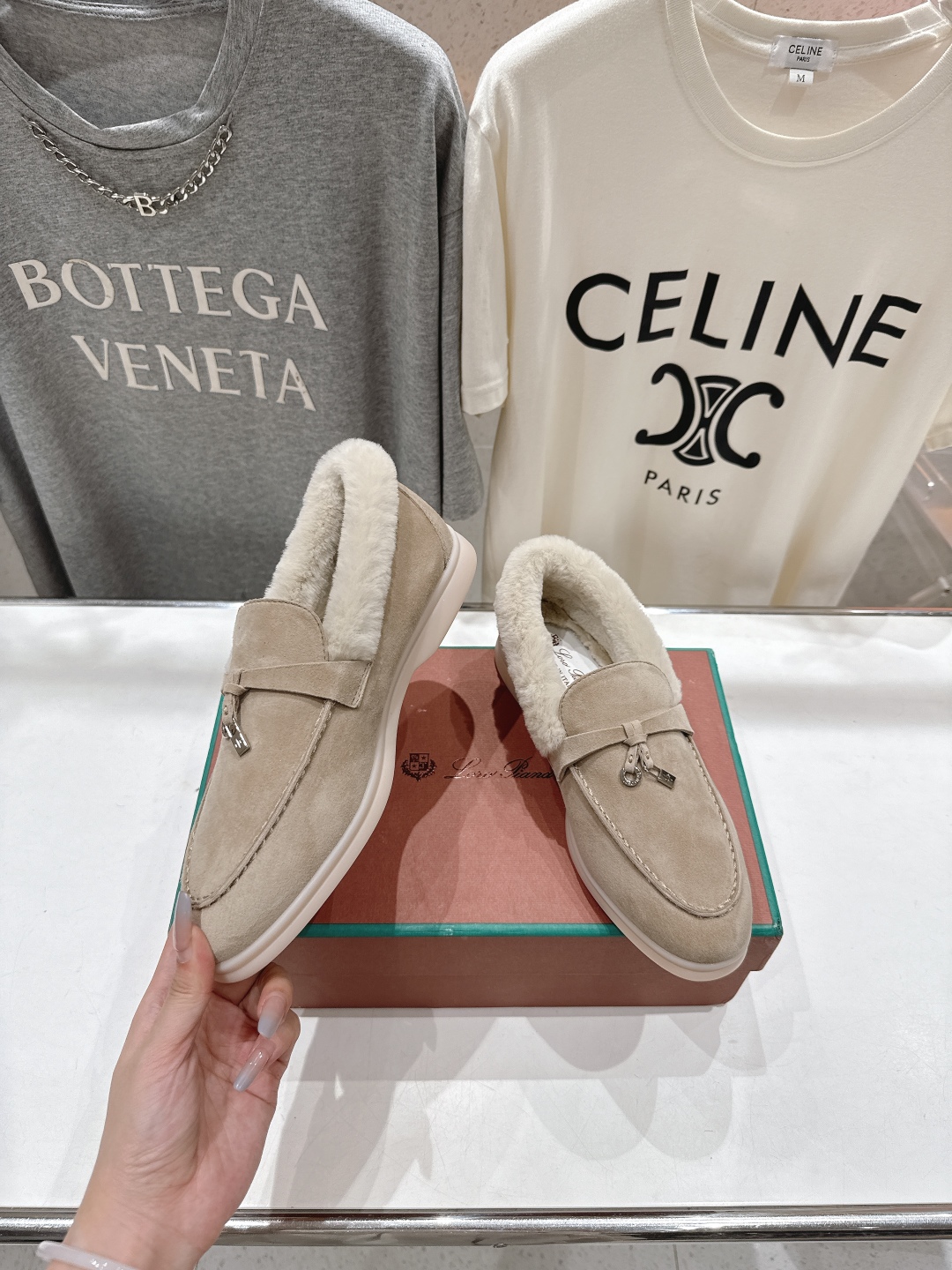顶级出厂 升级版兔毛  男码+10
  Loro Piana* LP万年经典款乐福鞋 简约时尚 脚感超级
