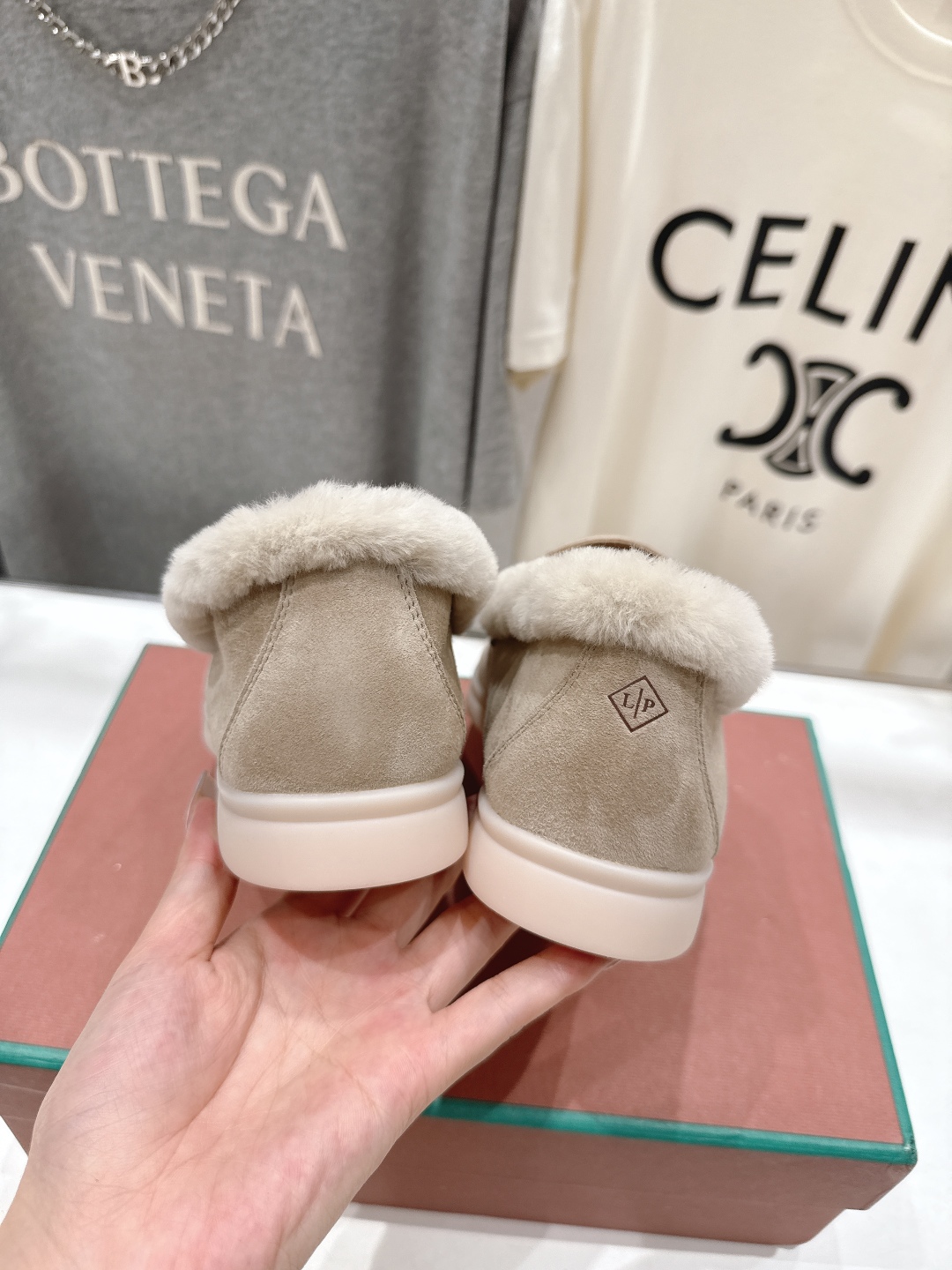 顶级出厂 升级版兔毛  男码+10
  Loro Piana* LP万年经典款乐福鞋 简约时尚 脚感超级