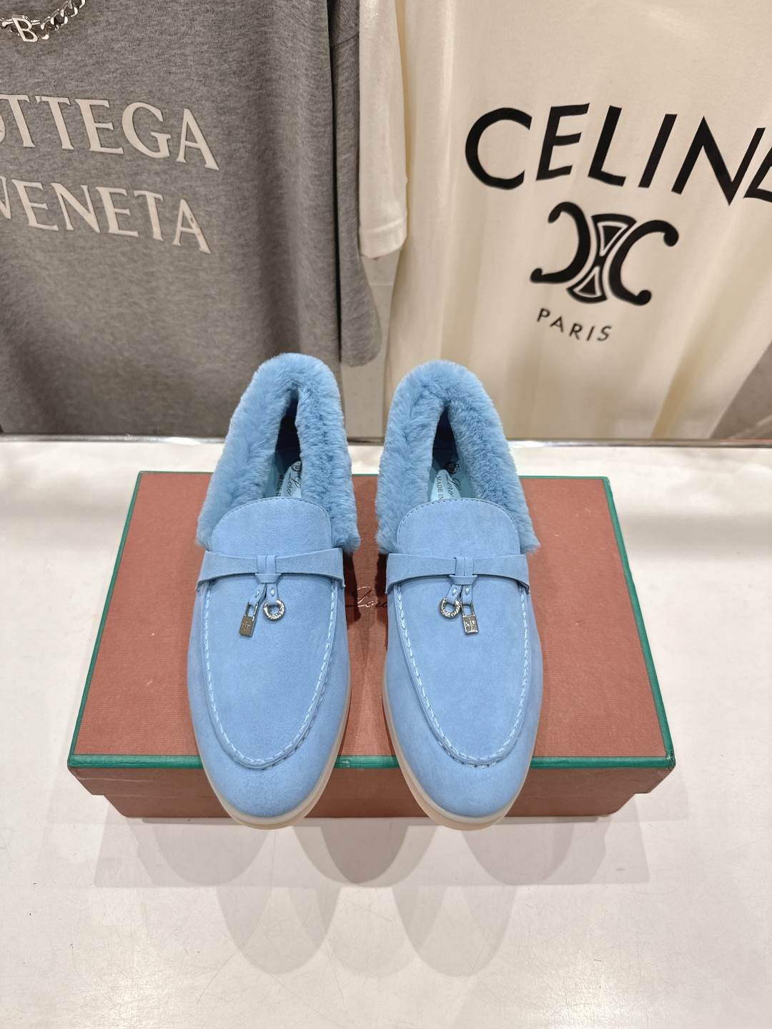 顶级出厂 升级版兔毛  男码+10
  Loro Piana* LP万年经典款乐福鞋 简约时尚 脚感超级