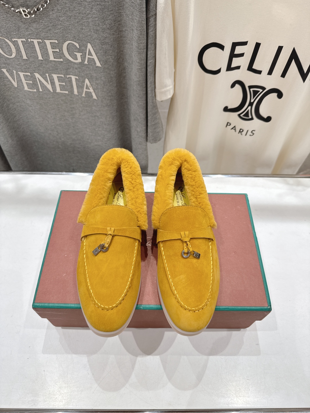 顶级出厂 升级版兔毛  男码+10
  Loro Piana* LP万年经典款乐福鞋 简约时尚 脚感超级