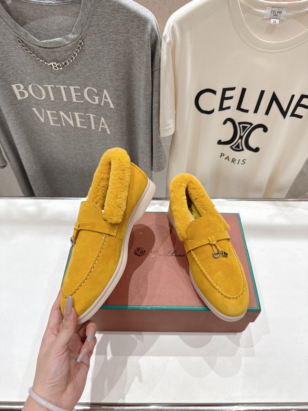 顶级出厂 升级版兔毛  男码+10
  Loro Piana* LP万年经典款乐福鞋 简约时尚 脚感超级