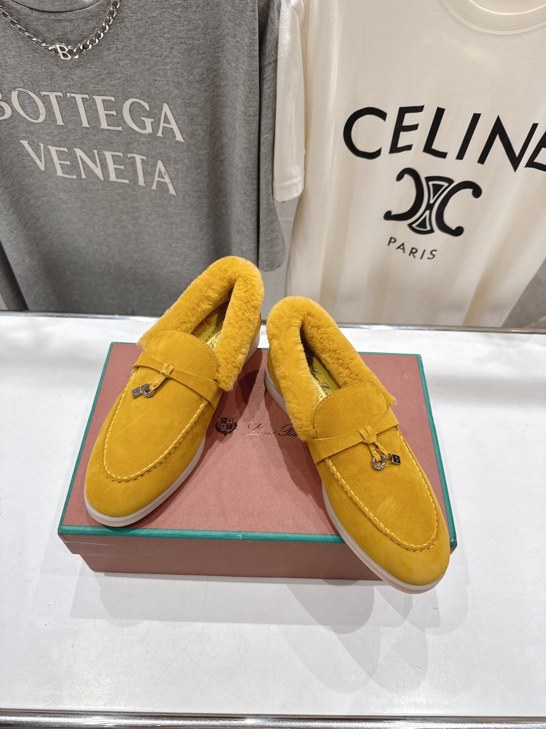 顶级出厂 升级版兔毛  男码+10
  Loro Piana* LP万年经典款乐福鞋 简约时尚 脚感超级