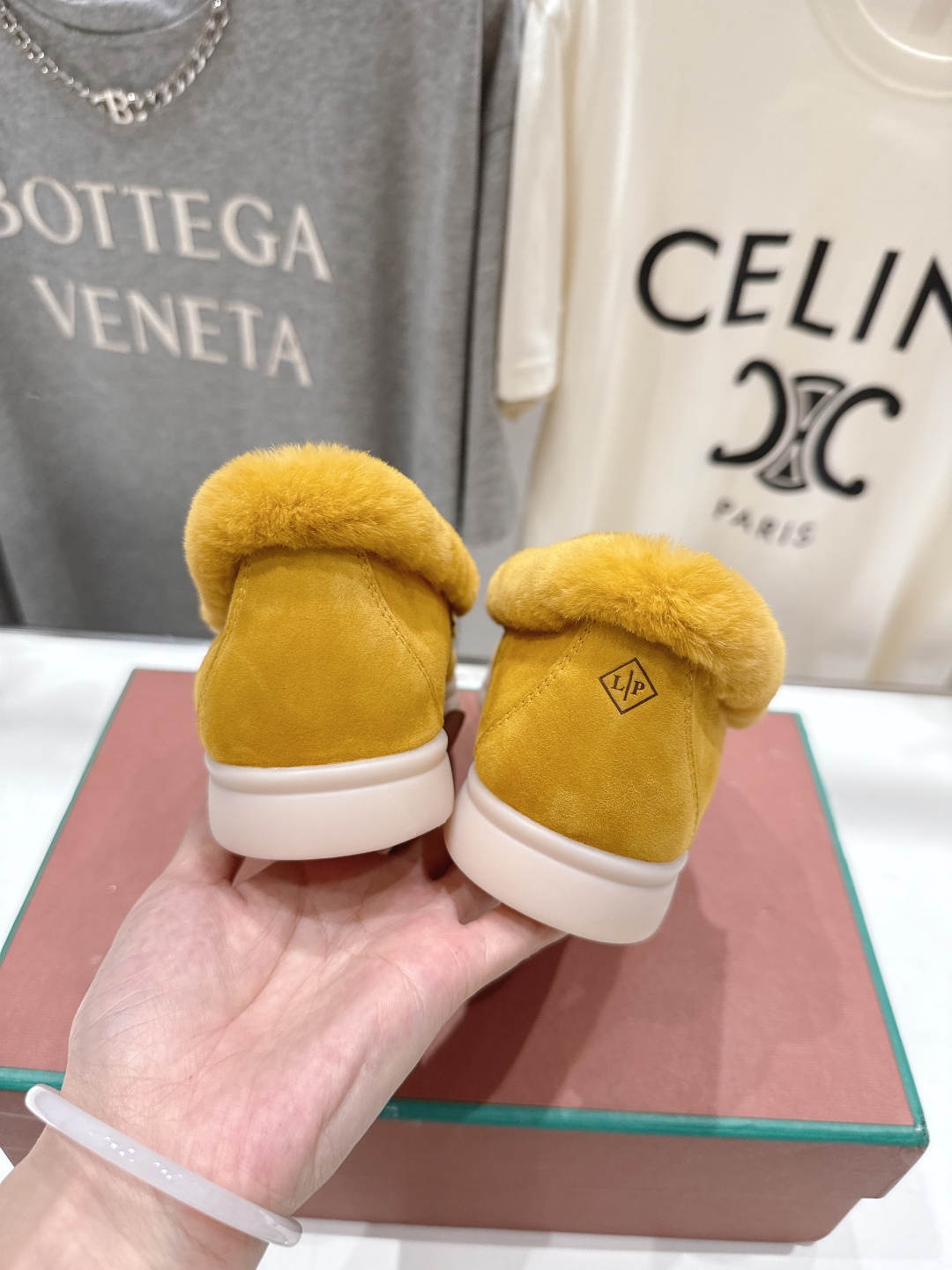 顶级出厂 升级版兔毛  男码+10
  Loro Piana* LP万年经典款乐福鞋 简约时尚 脚感超级